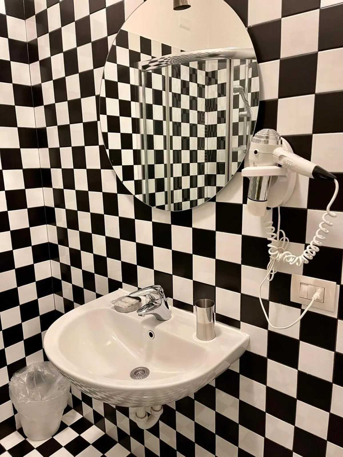 Bathroom in Easy Milano - Rooms and Apartments Navigli