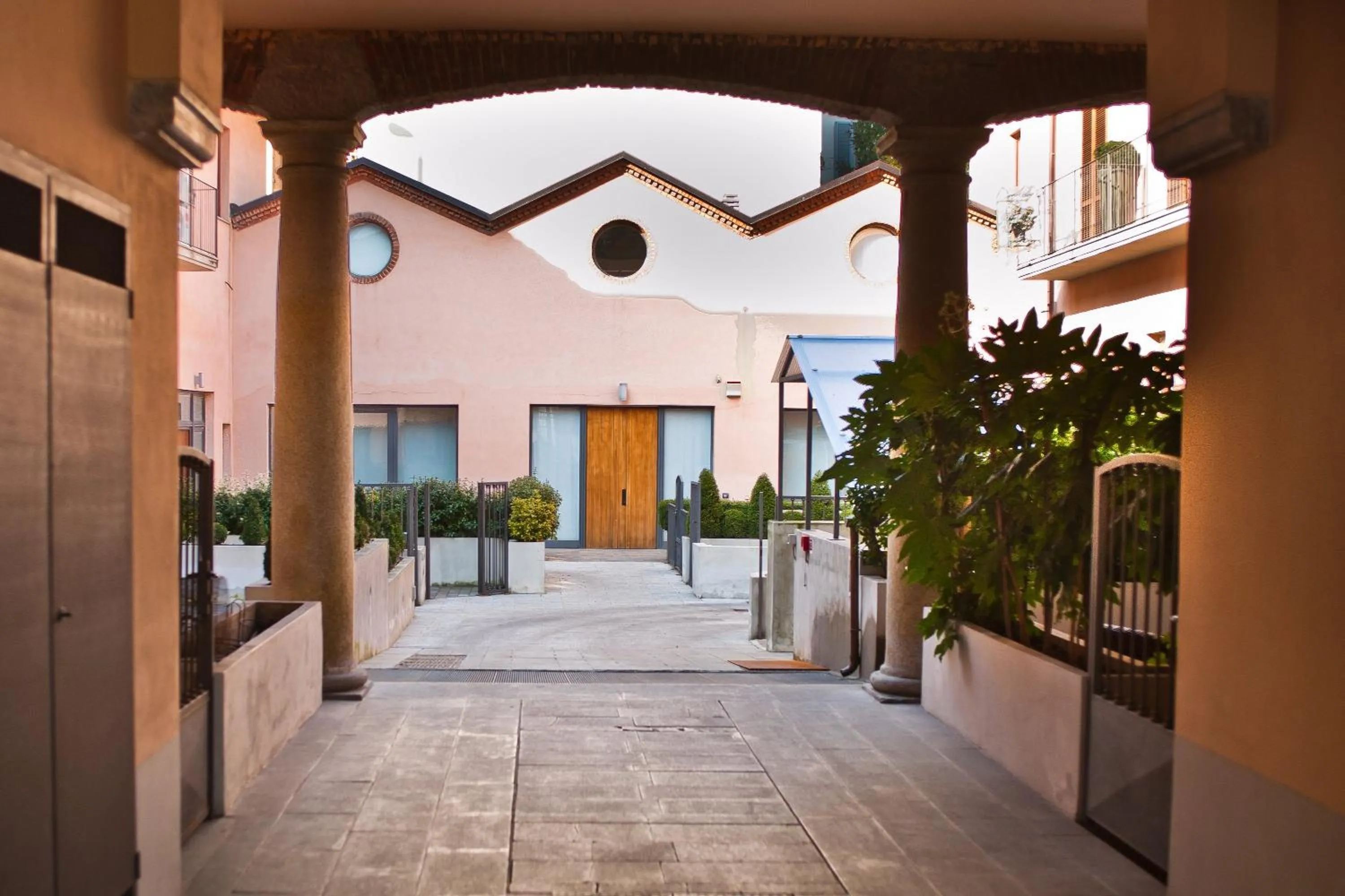 Facade/entrance in Easy Milano - Rooms and Apartments Navigli