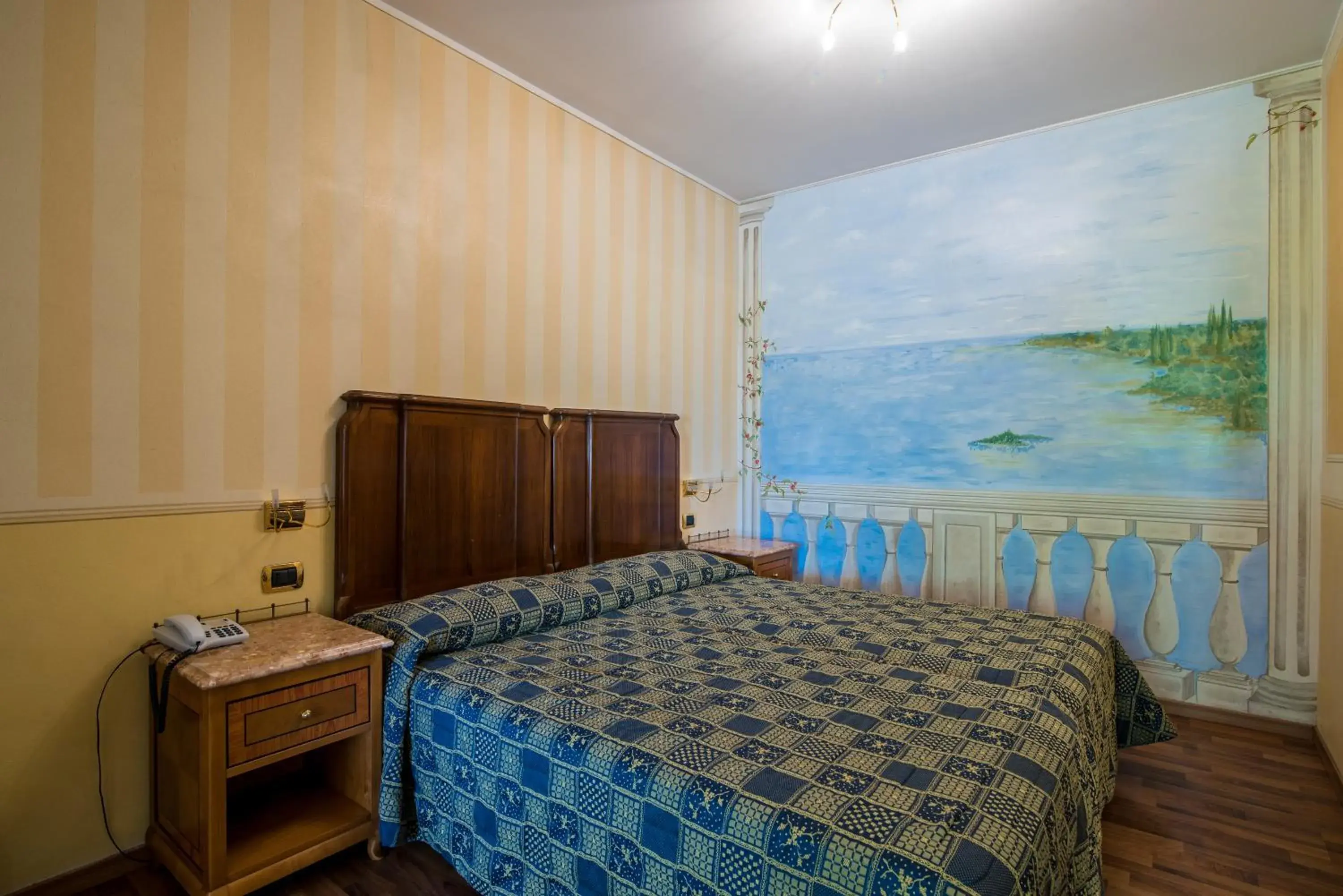 Superior Triple Room in Hotel Porta Del Sole Superior Triple Room in Hotel Porta Del Sole