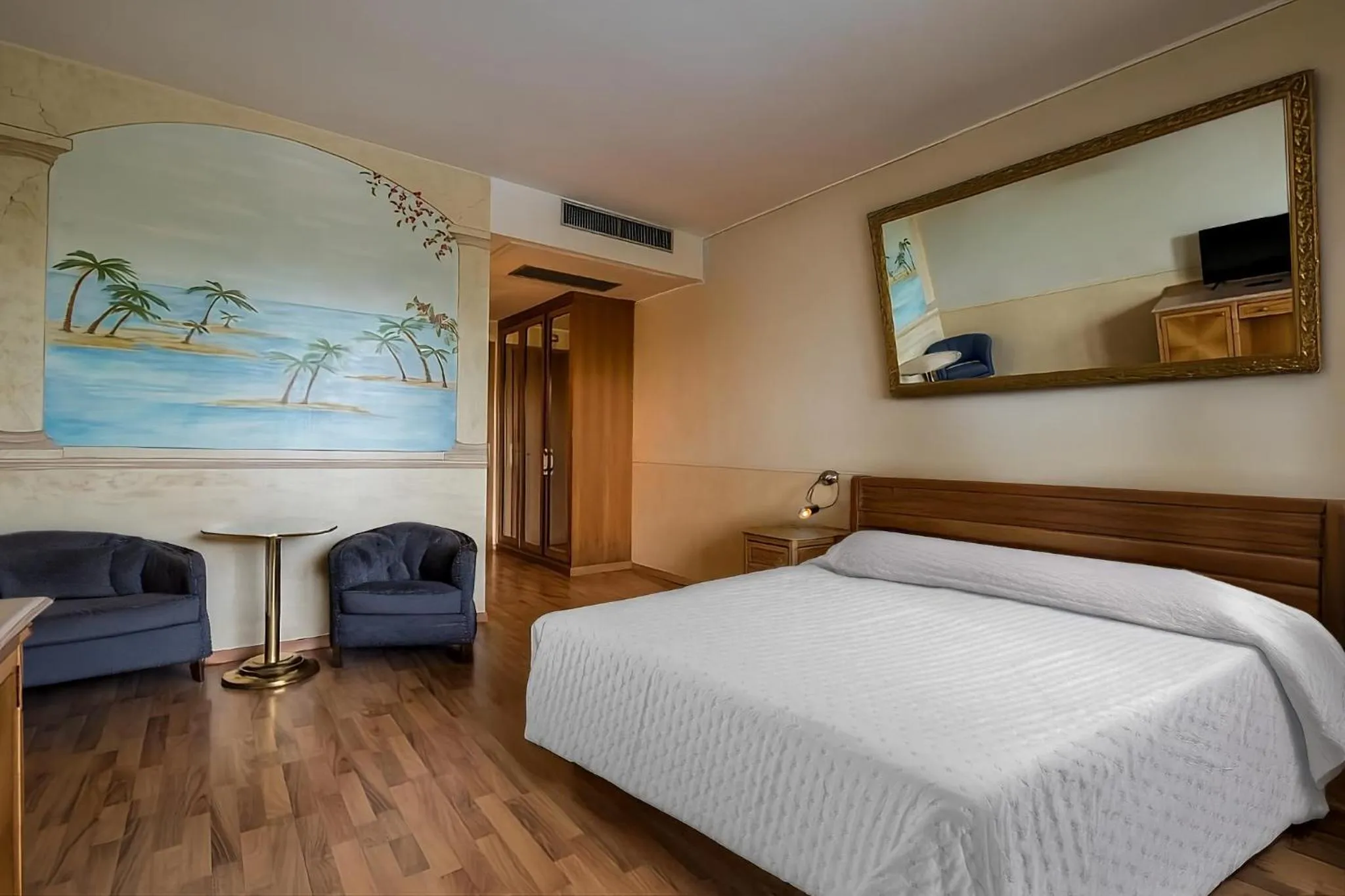 Bedroom, Bed in AHG Golf Hotel Porta Del Sole