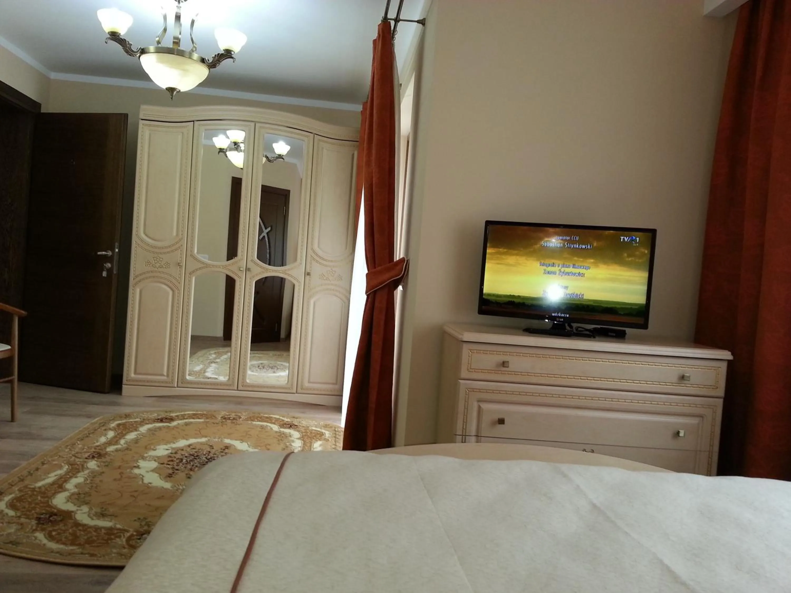 Bed in Pensiunea Eladi