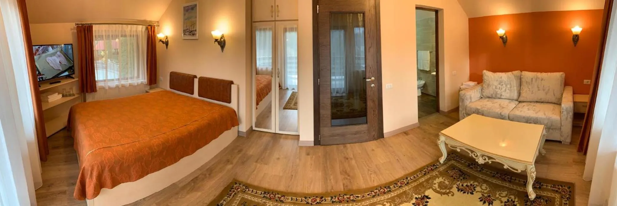 Bed in Pensiunea Eladi