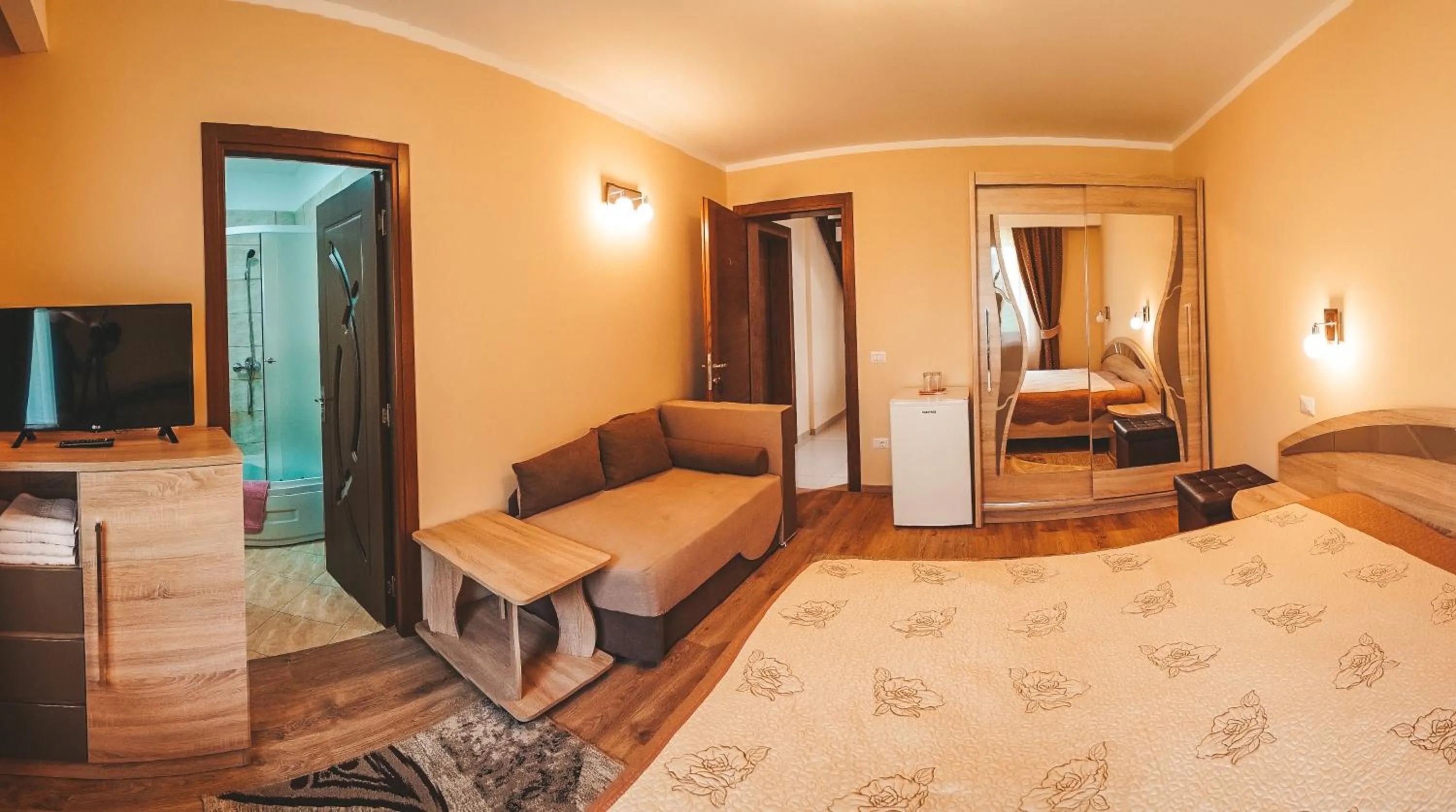 Bed in Pensiunea Eladi