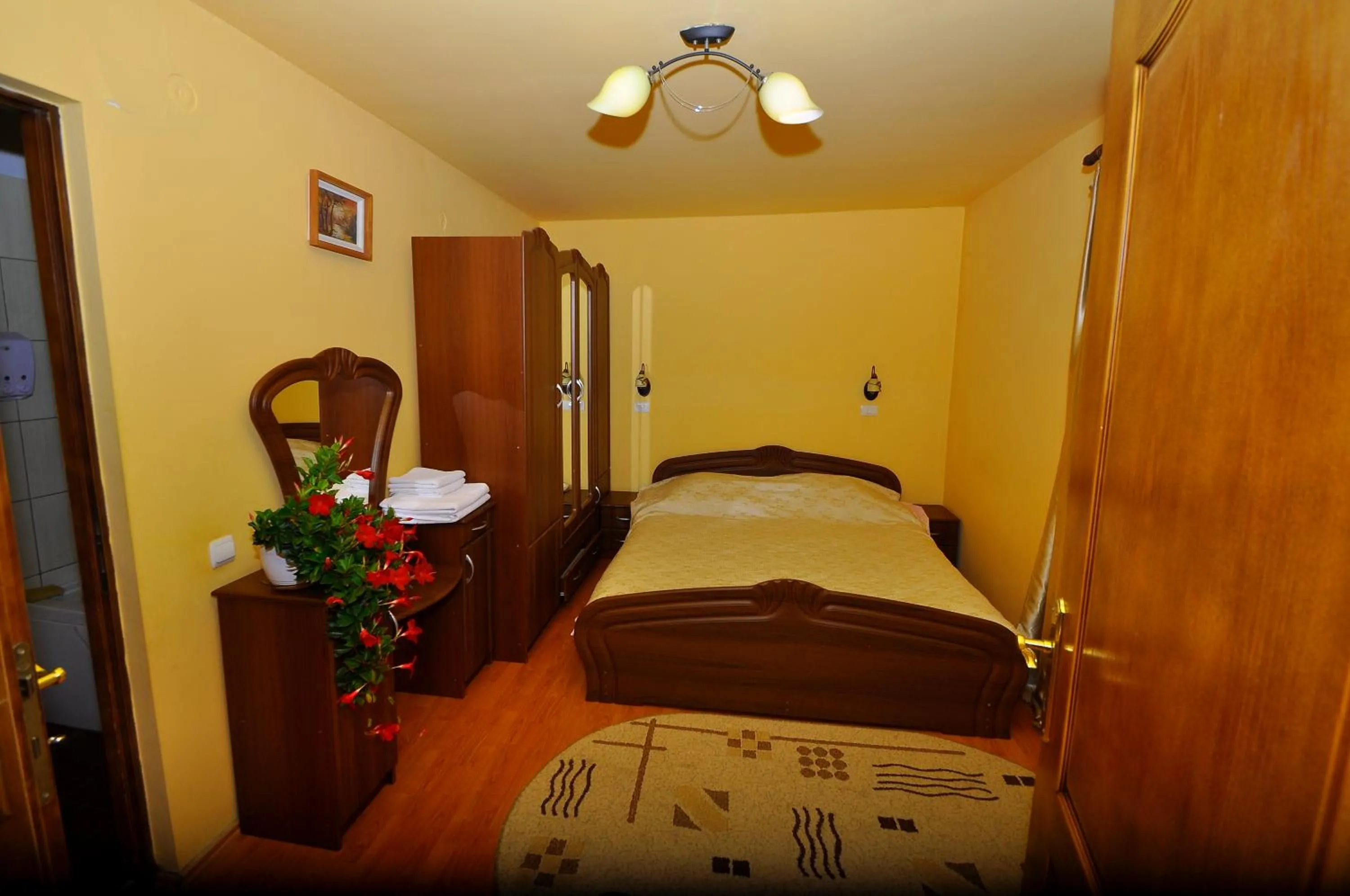 Bedroom, Bed in Pensiunea Eladi