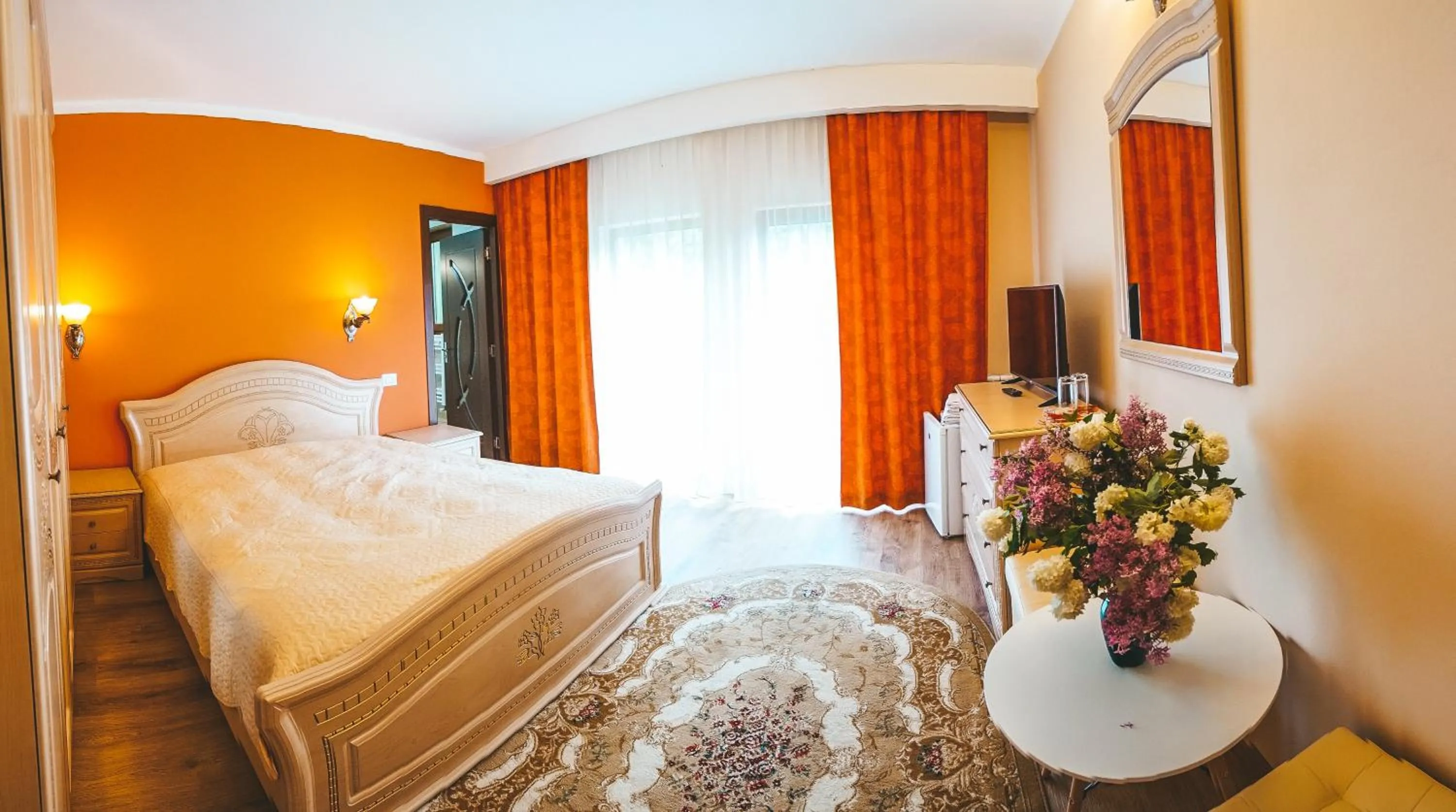 Bed in Pensiunea Eladi