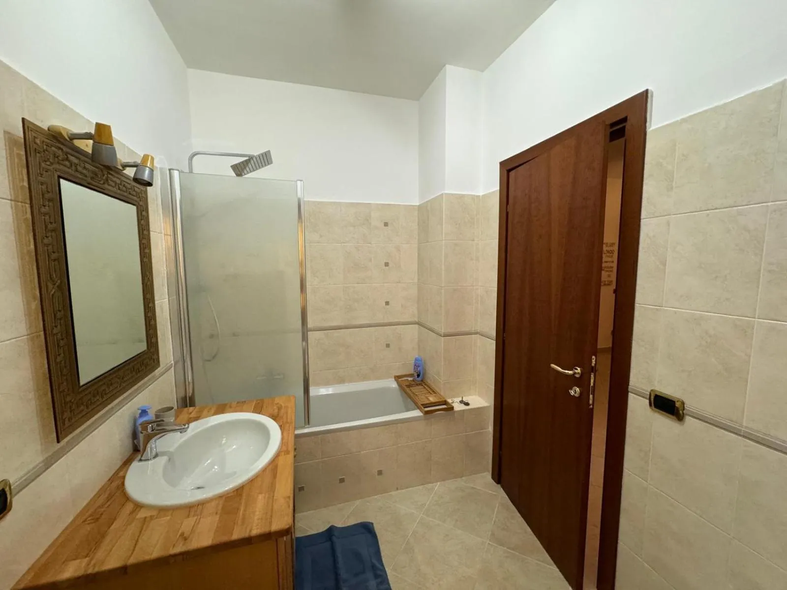 Shower in La Dimora di Livia