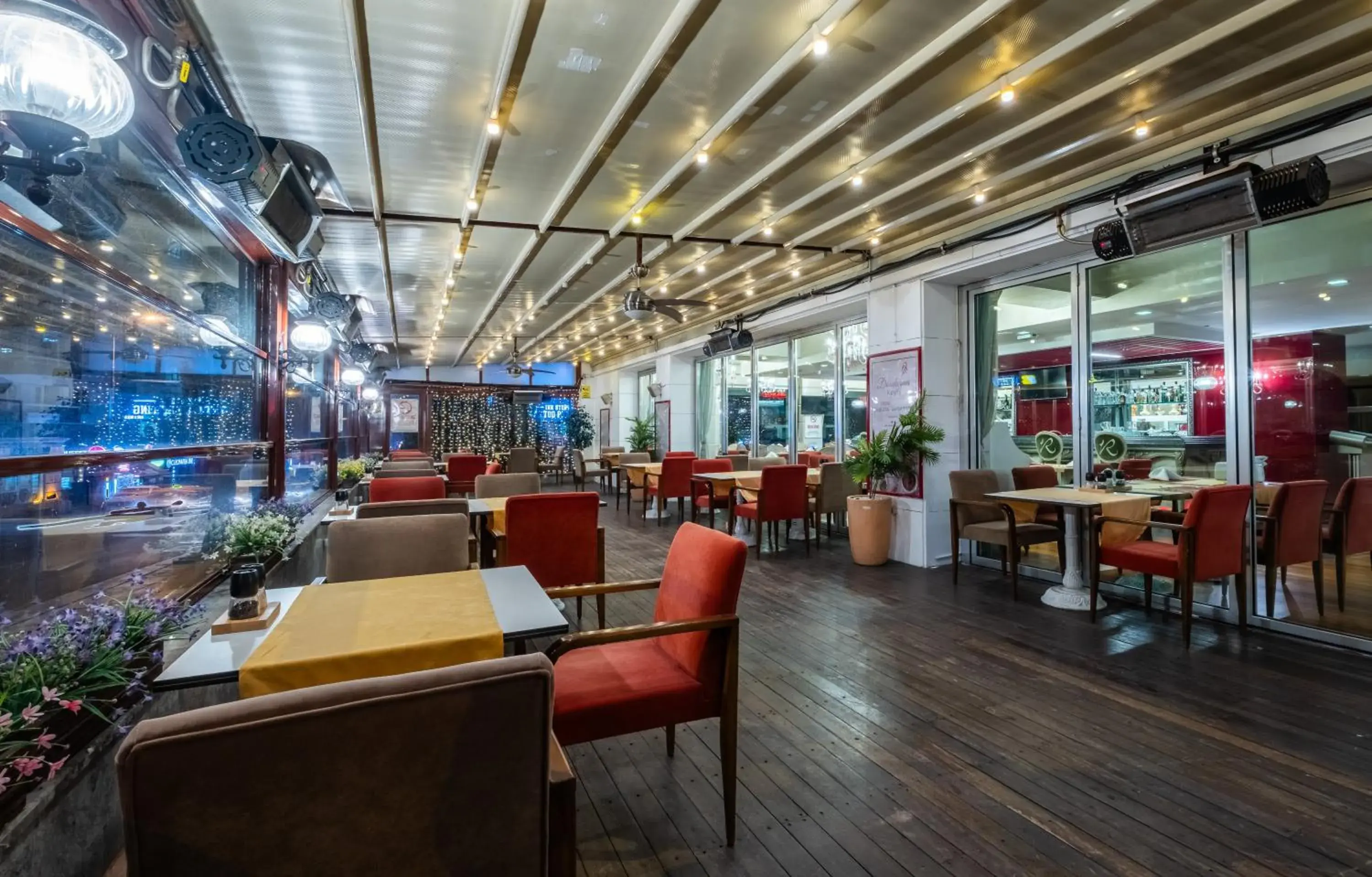 Restaurant/places to eat in Ramada by Wyndham Ankara Restaurant/places to eat in Ramada by Wyndham Ankara