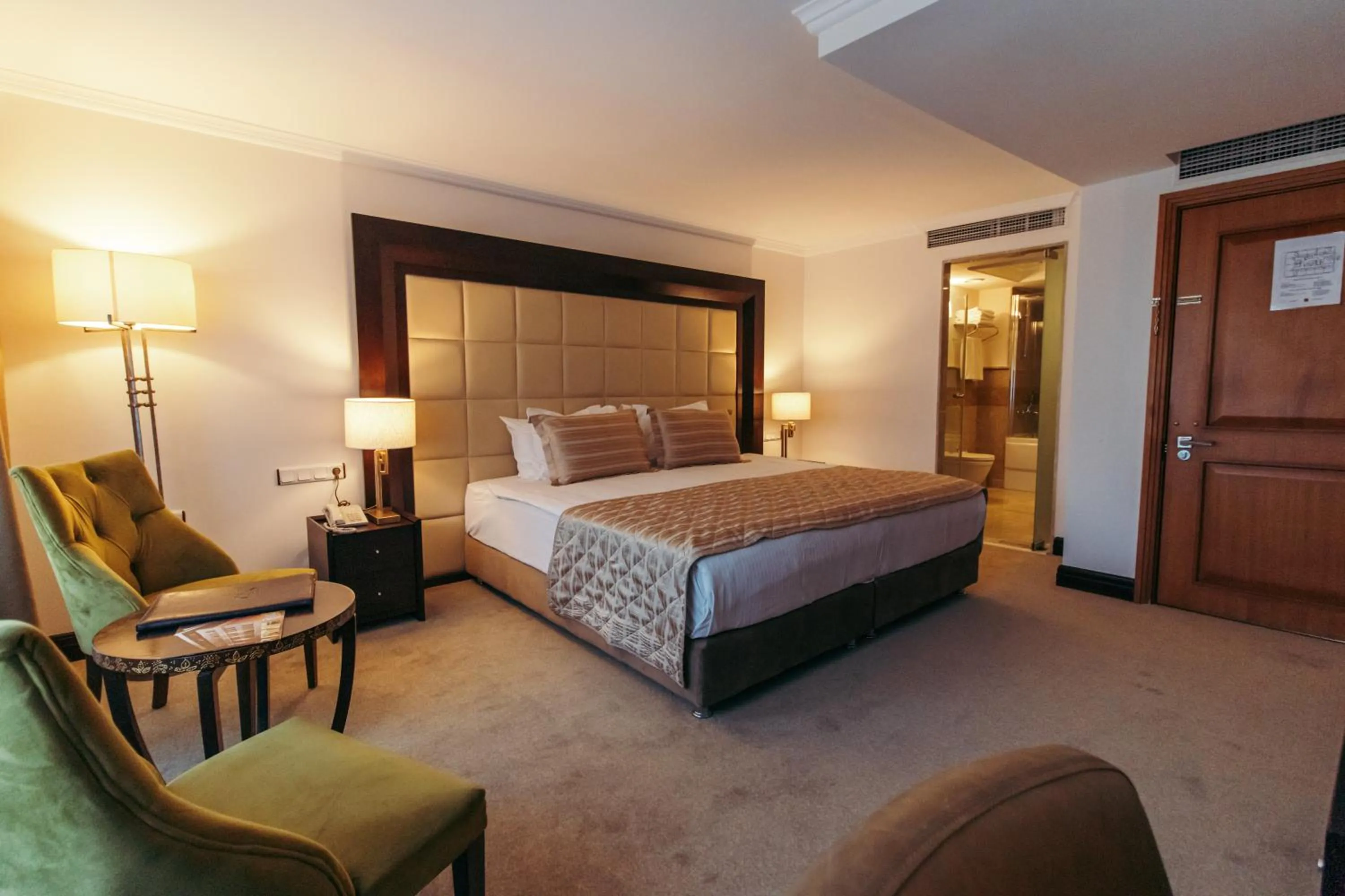 Photo of the whole room, Bed in CK Farabi Hotel