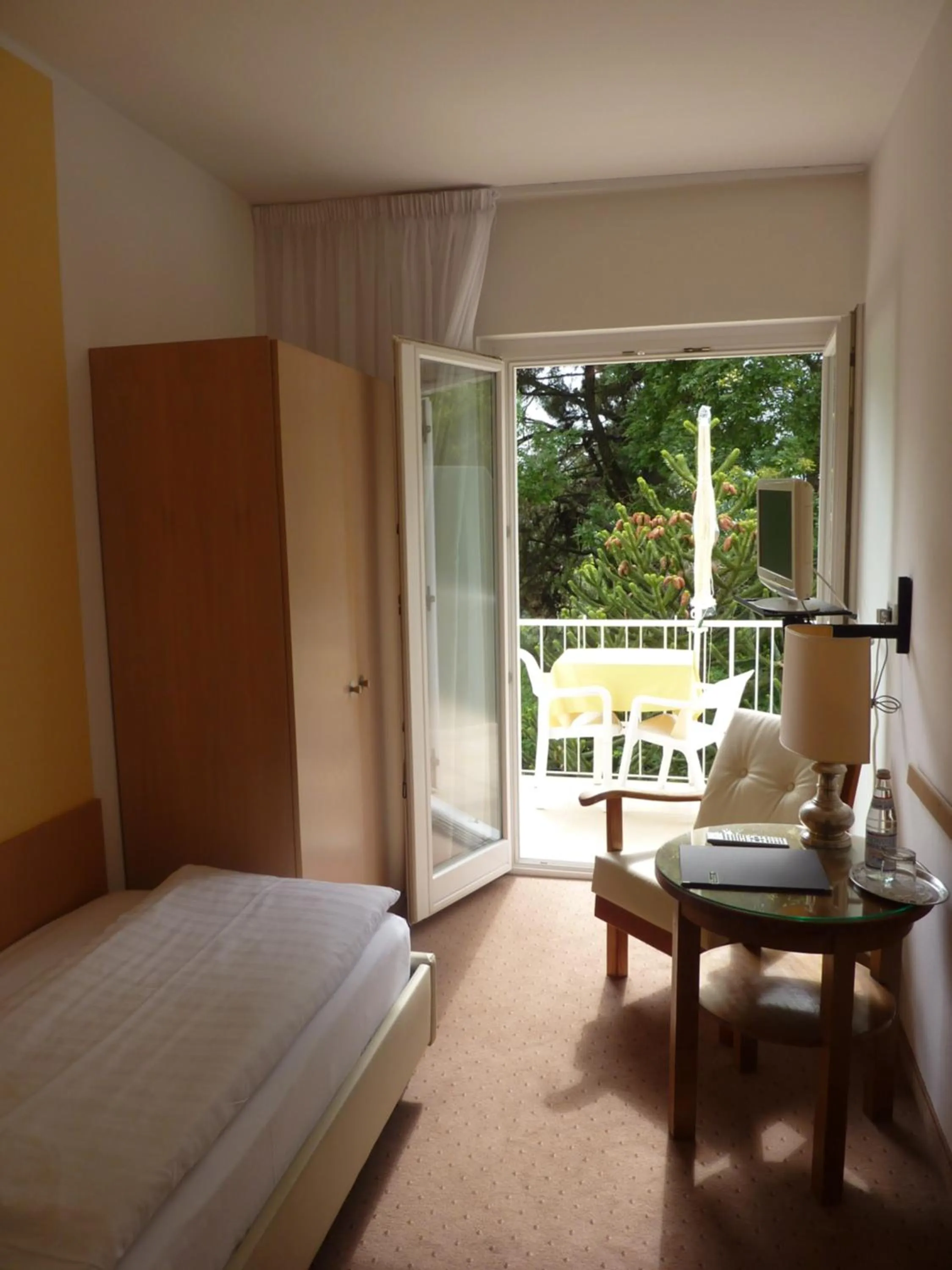 Photo of the whole room, Bed in Hotel Zima