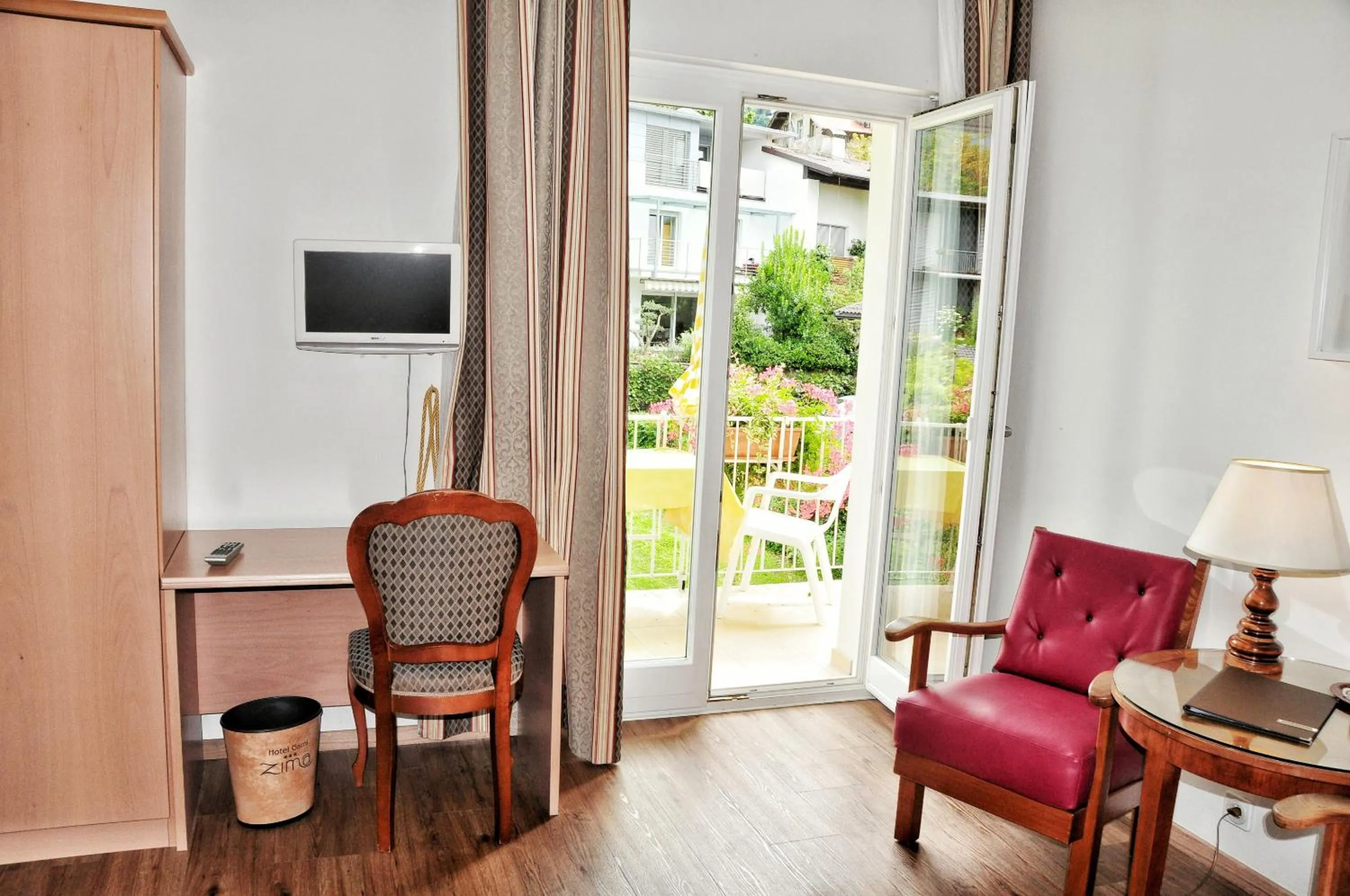 TV and multimedia in Hotel Zima