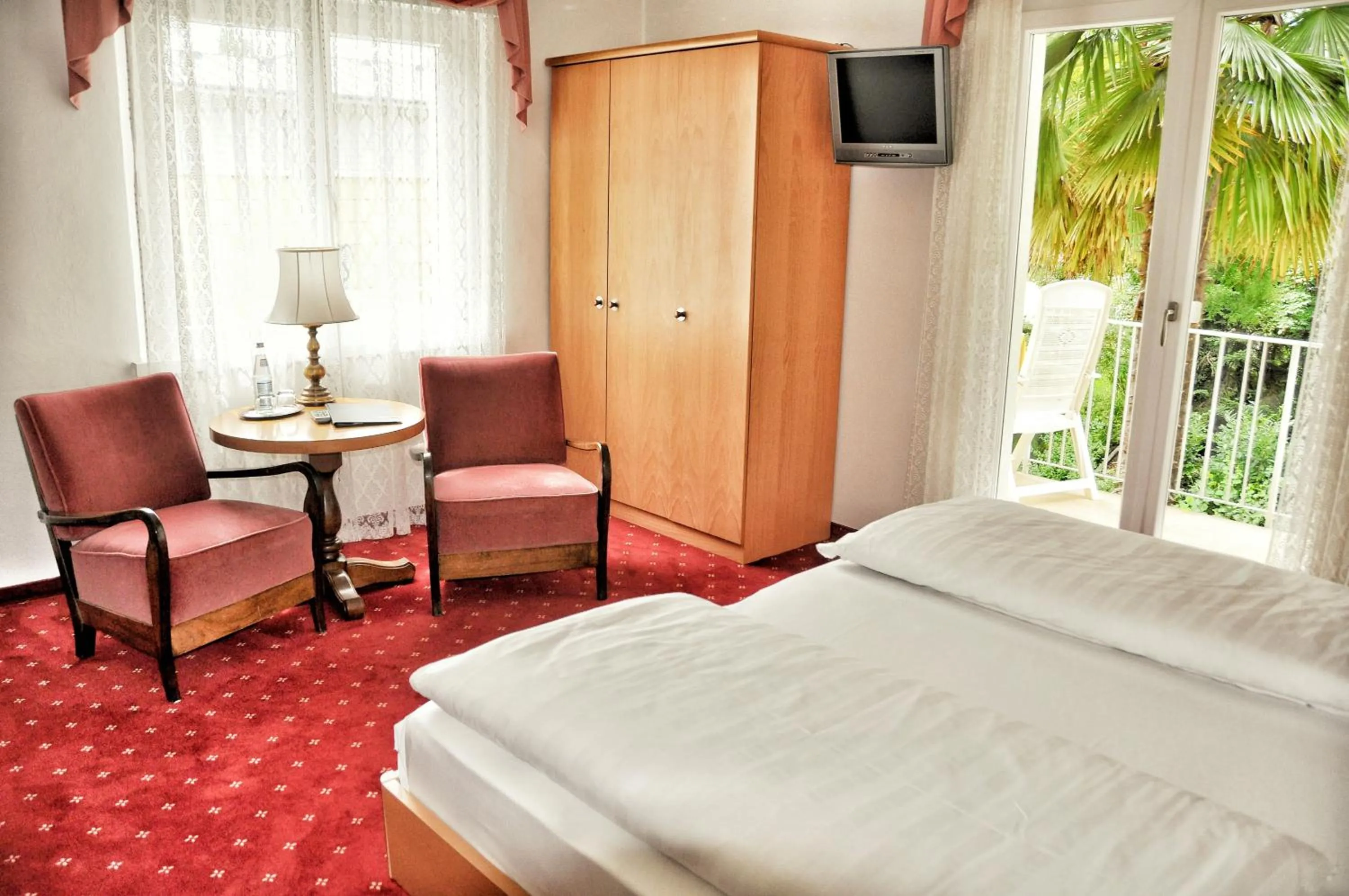 TV and multimedia, Bed in Hotel Zima