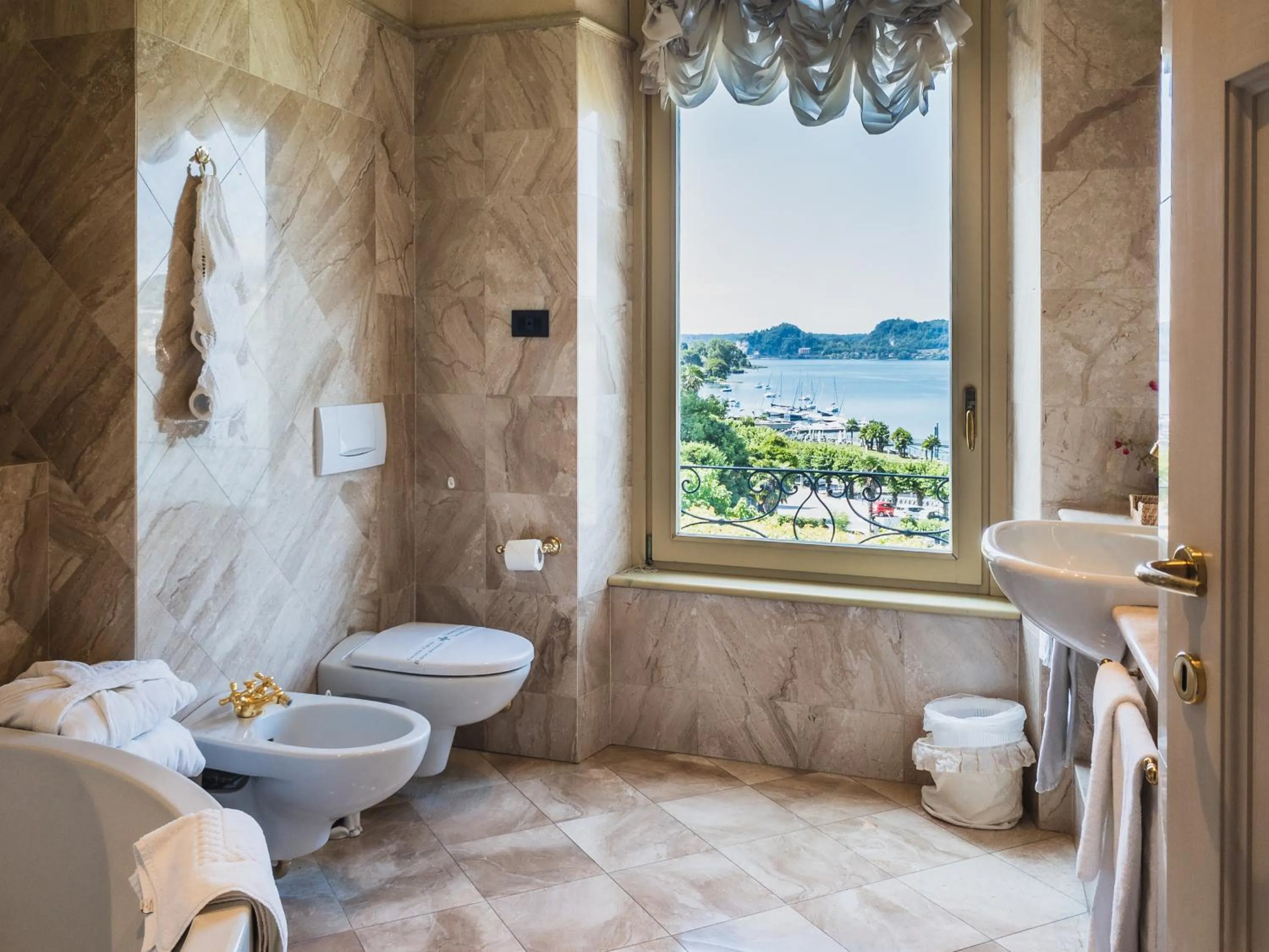 Bathroom in Il Sole Di Ranco