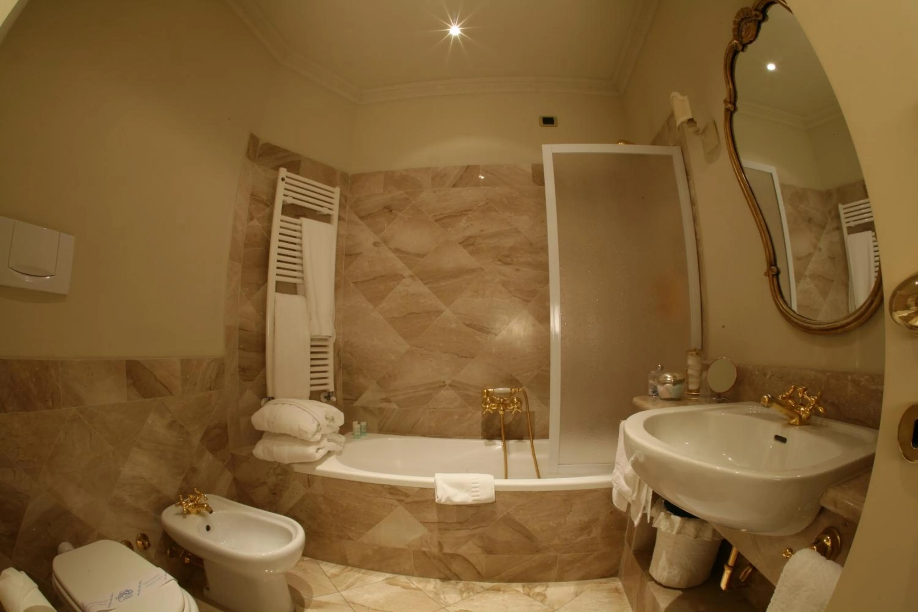 Bathroom in Il Sole Di Ranco