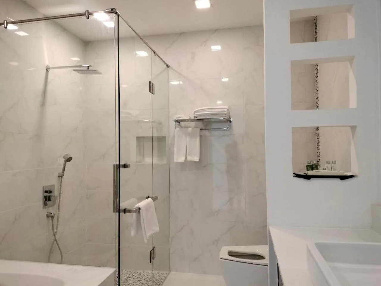 Toilet in Maline Exclusive Serviced Apartments
