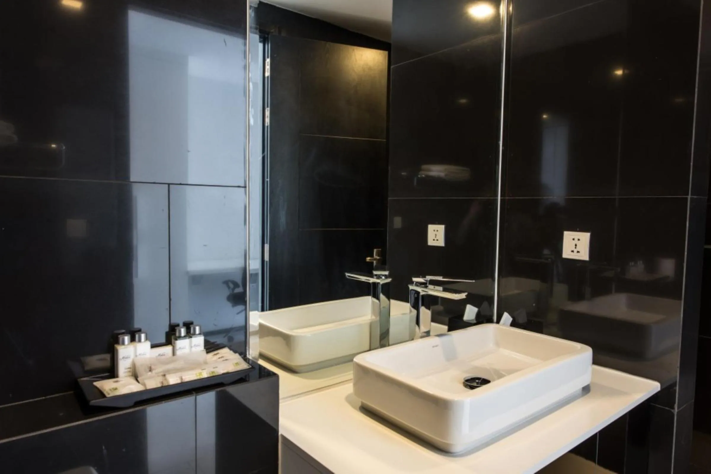 Shower in Maline Exclusive Serviced Apartments