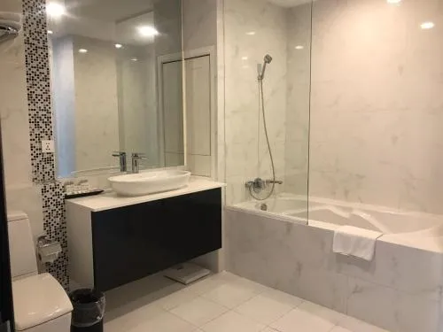 Shower in Maline Exclusive Serviced Apartments