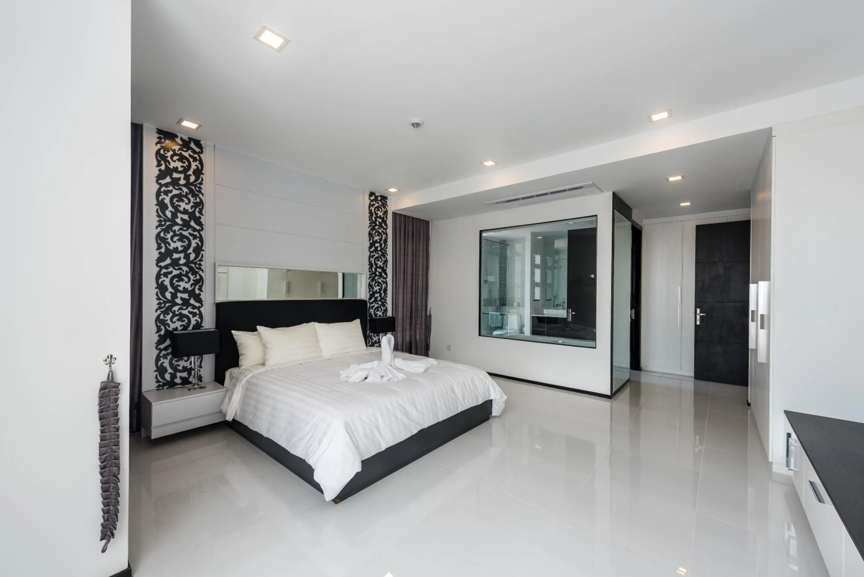 Bathroom, Bed in Maline Exclusive Serviced Apartments