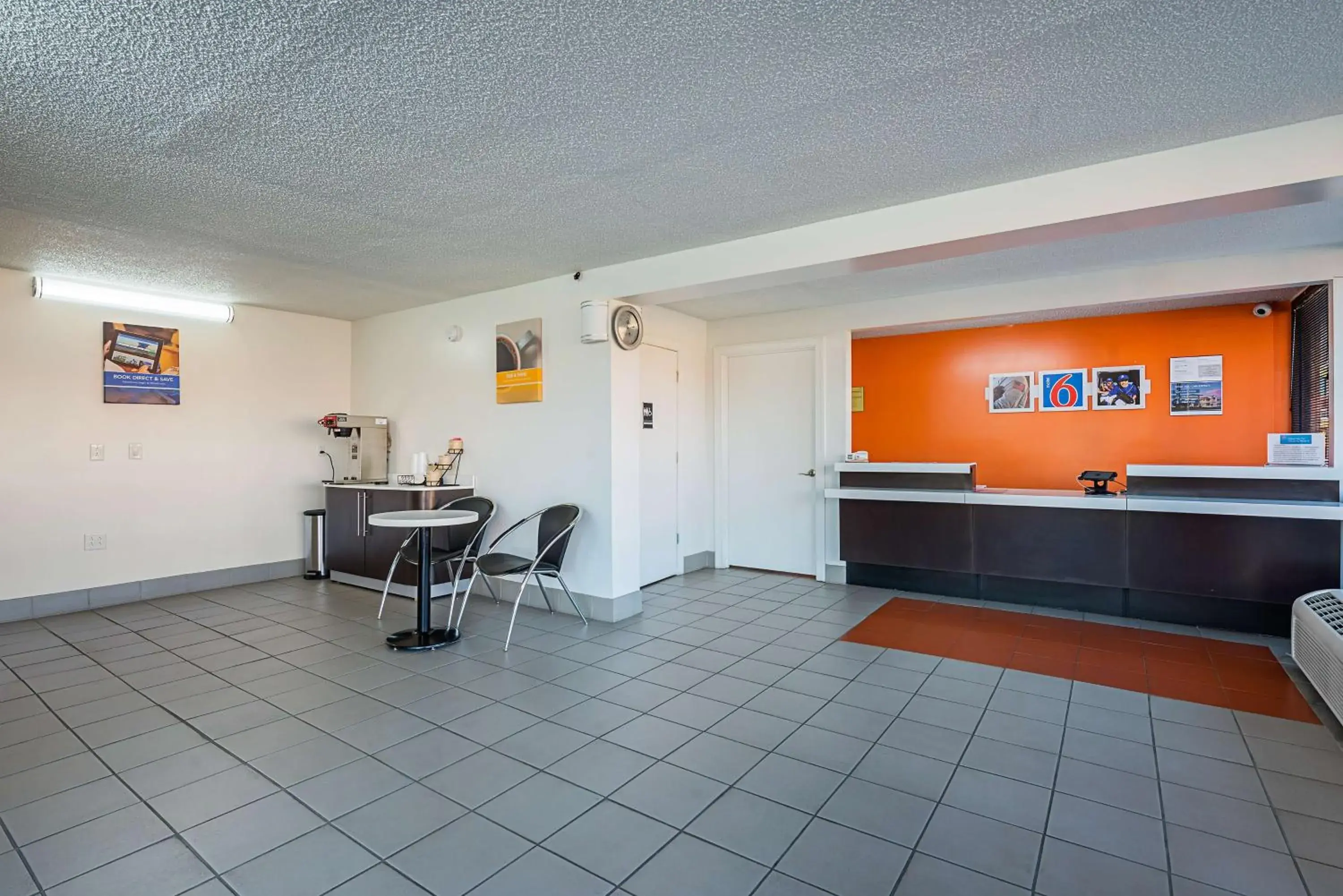 Lobby or reception in Motel 6-Perry, GA Lobby or reception in Motel 6-Perry, GA