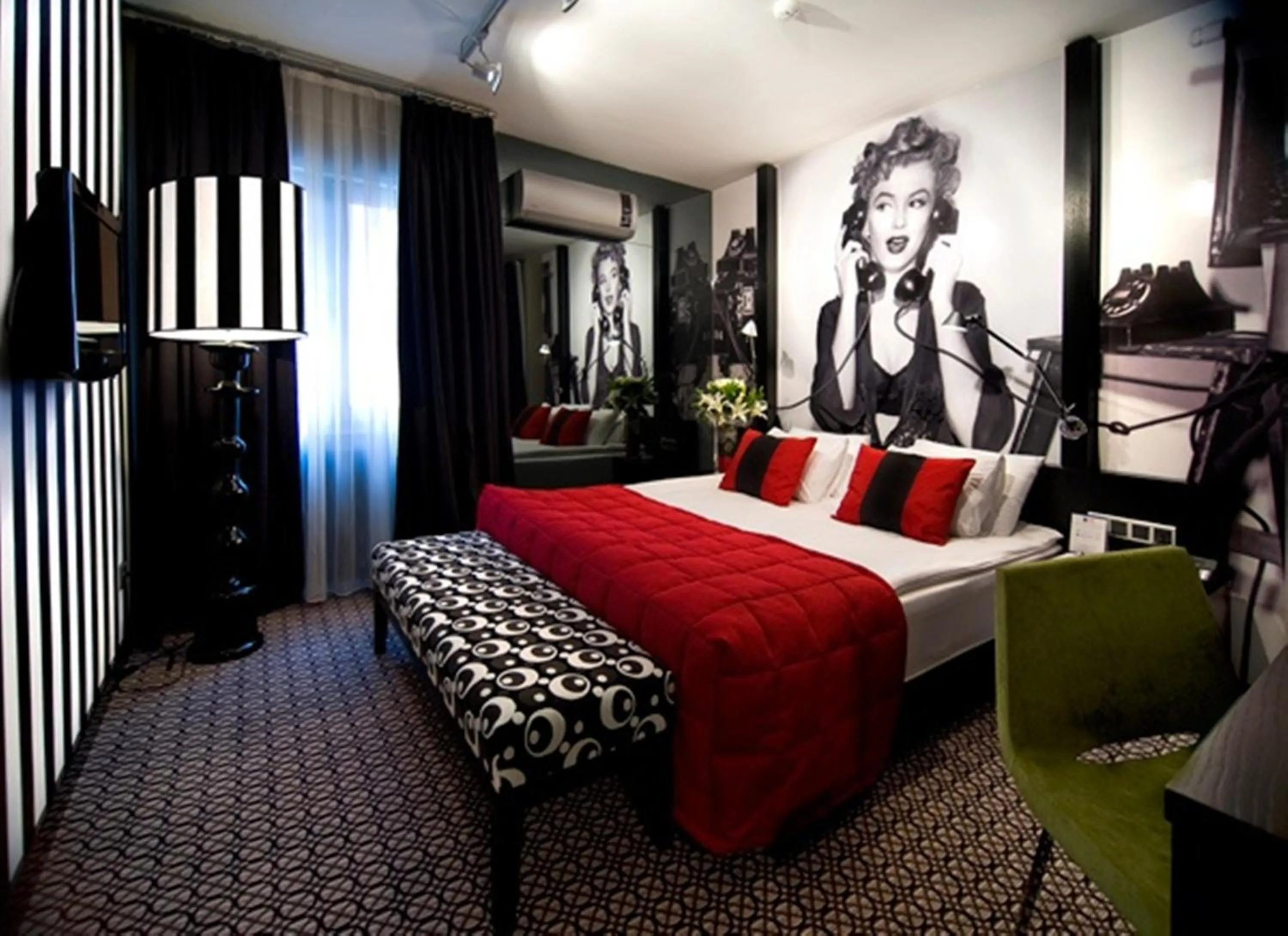 Bed in Maltepe 2000 Hotel