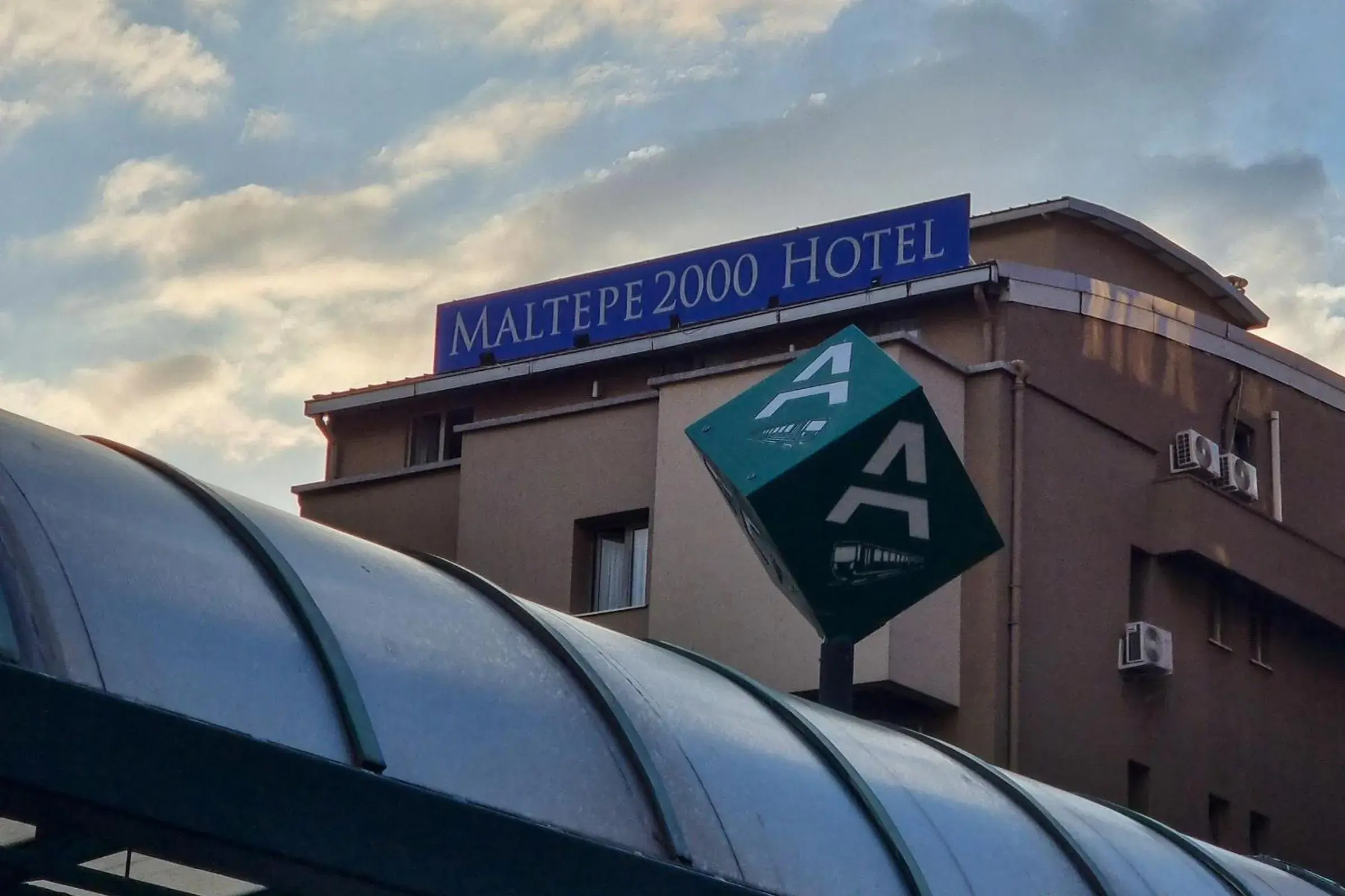Property building in Maltepe 2000 Hotel Property building in Maltepe 2000 Hotel