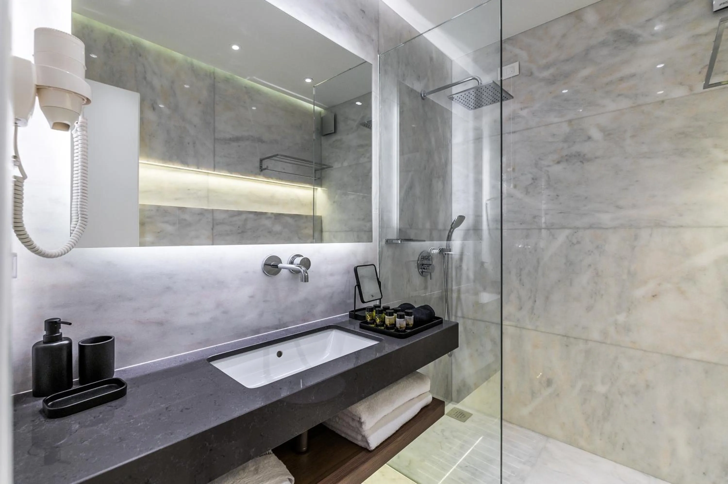 GM exclusive Luxury Suites & SPA