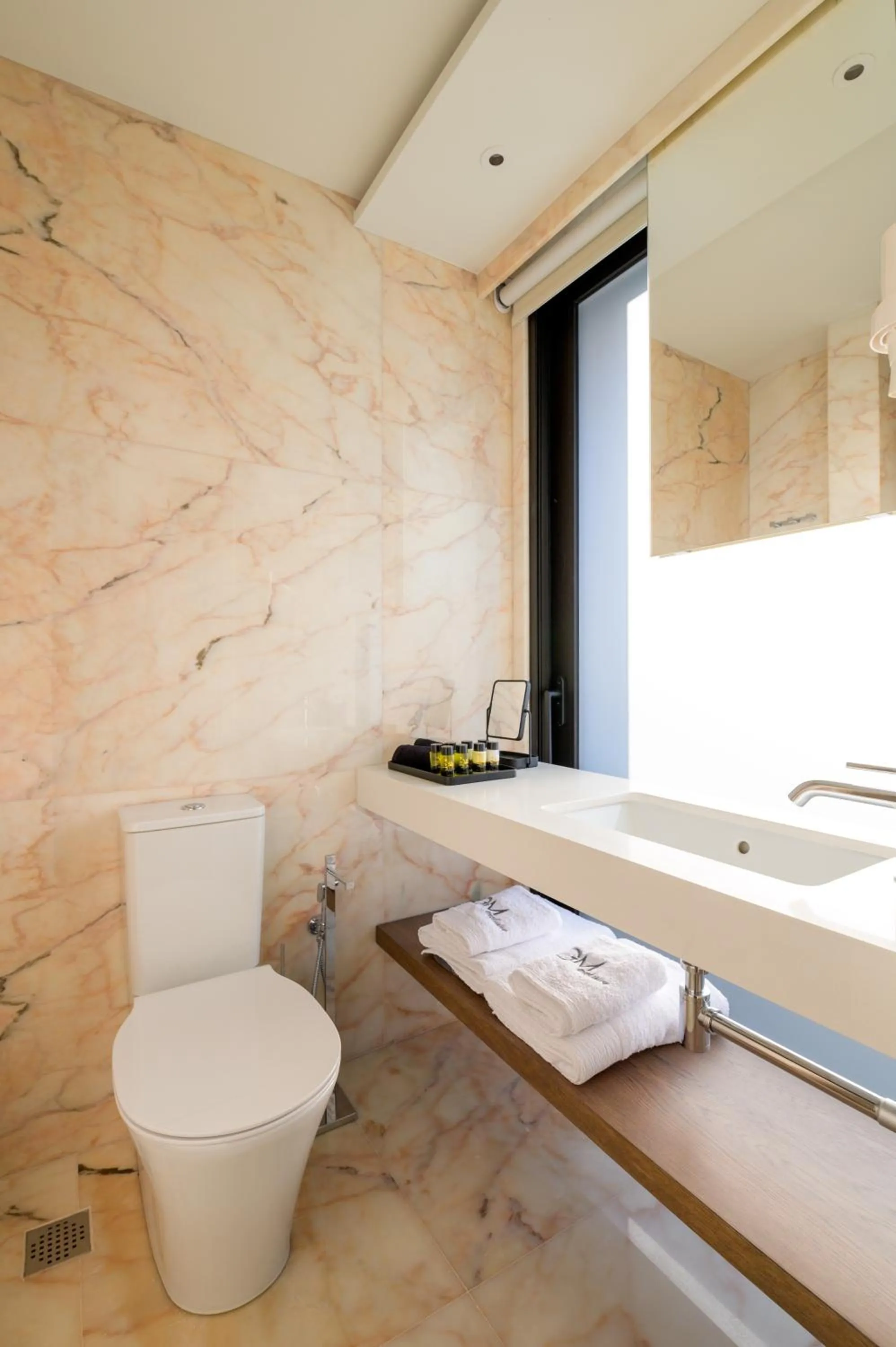 GM exclusive Luxury Suites & SPA