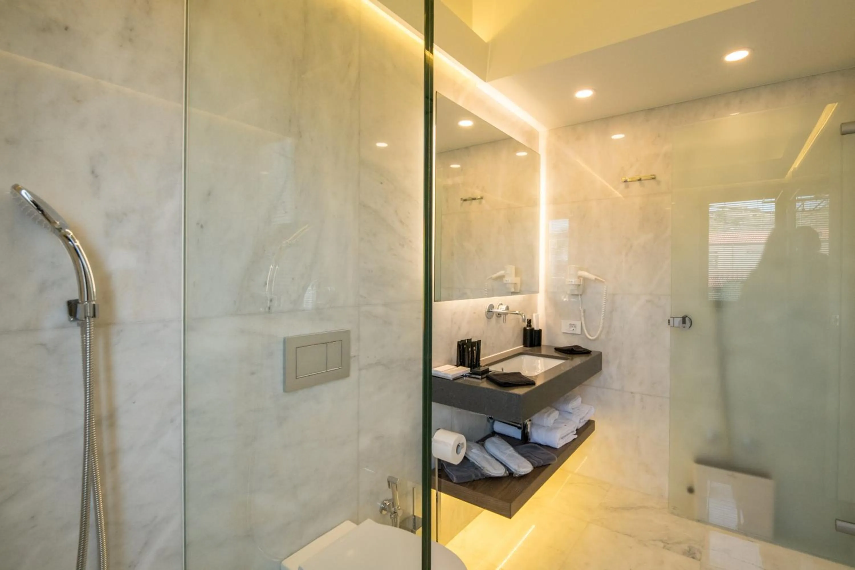 GM exclusive Luxury Suites & SPA