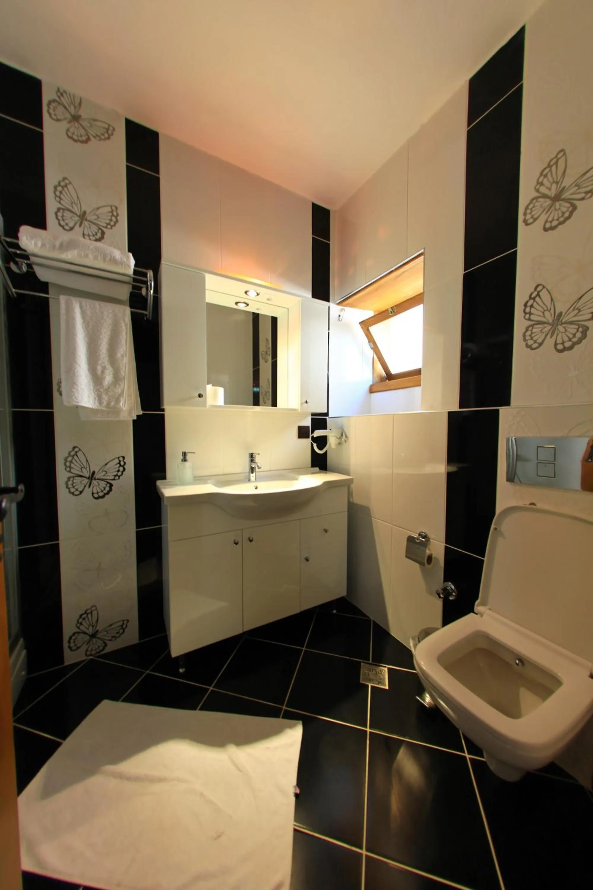 Bathroom in Bacchus Pension