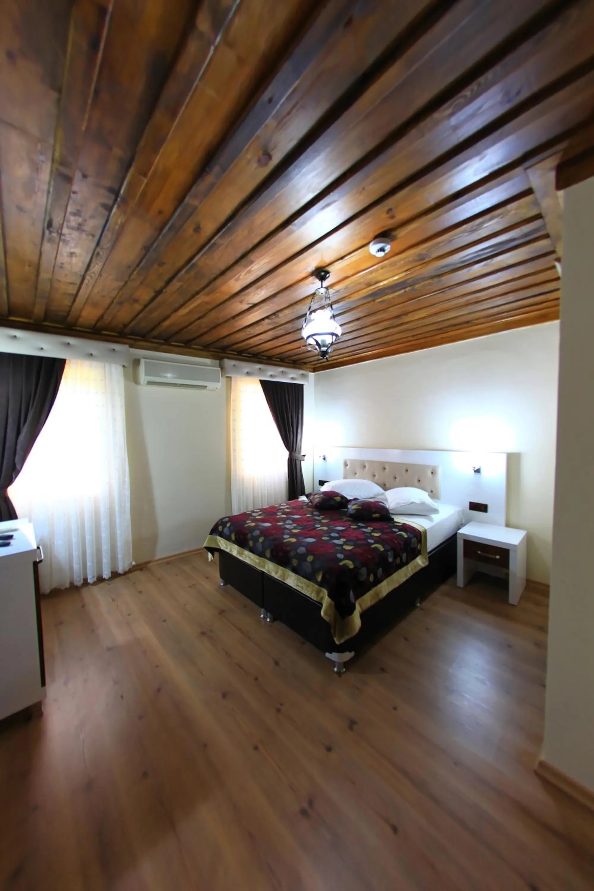 Photo of the whole room, Bed in Bacchus Pension