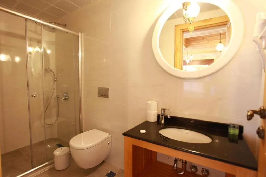 Shower in Bacchus Pension