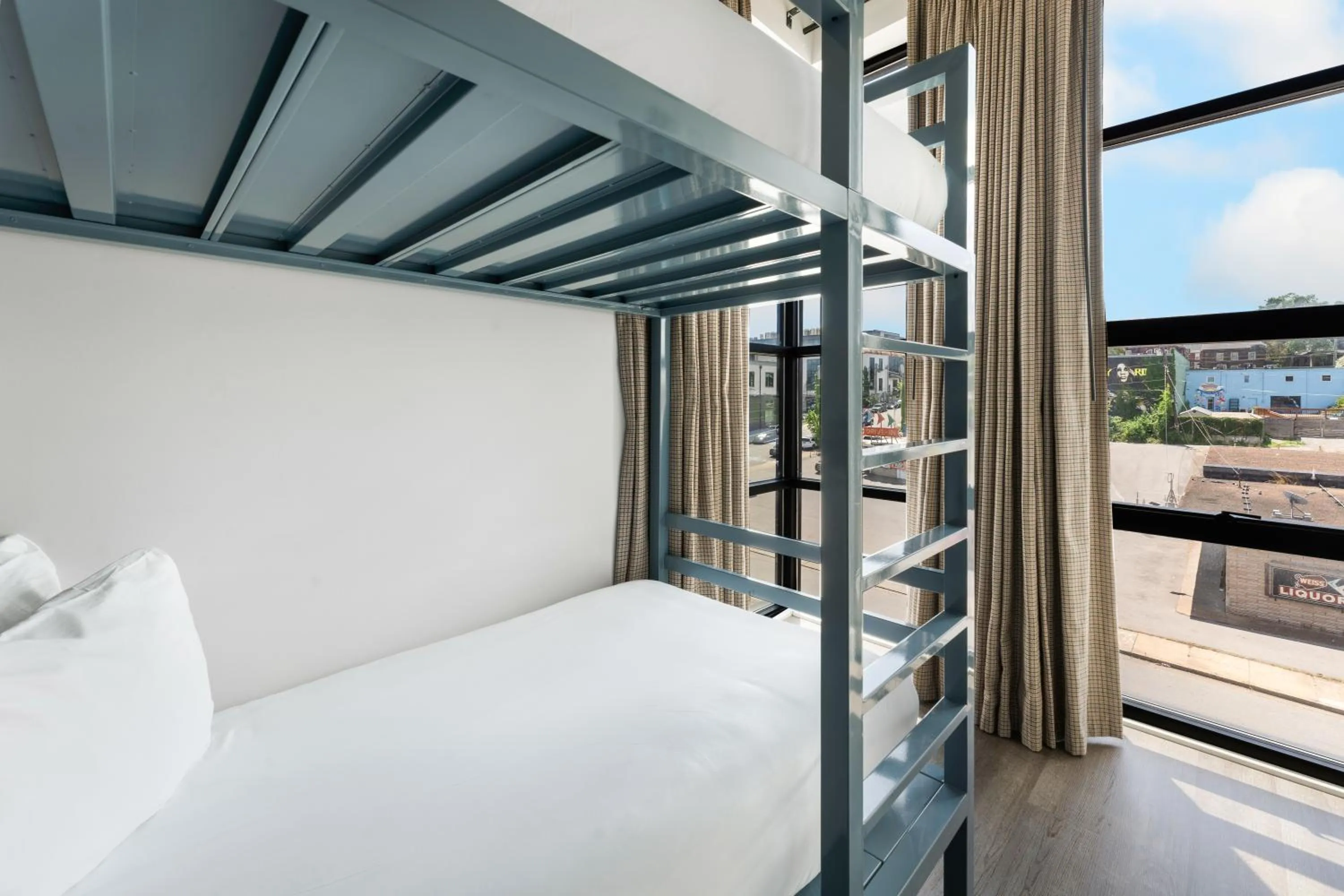 Bedroom, Bed in Waymore's Guest House