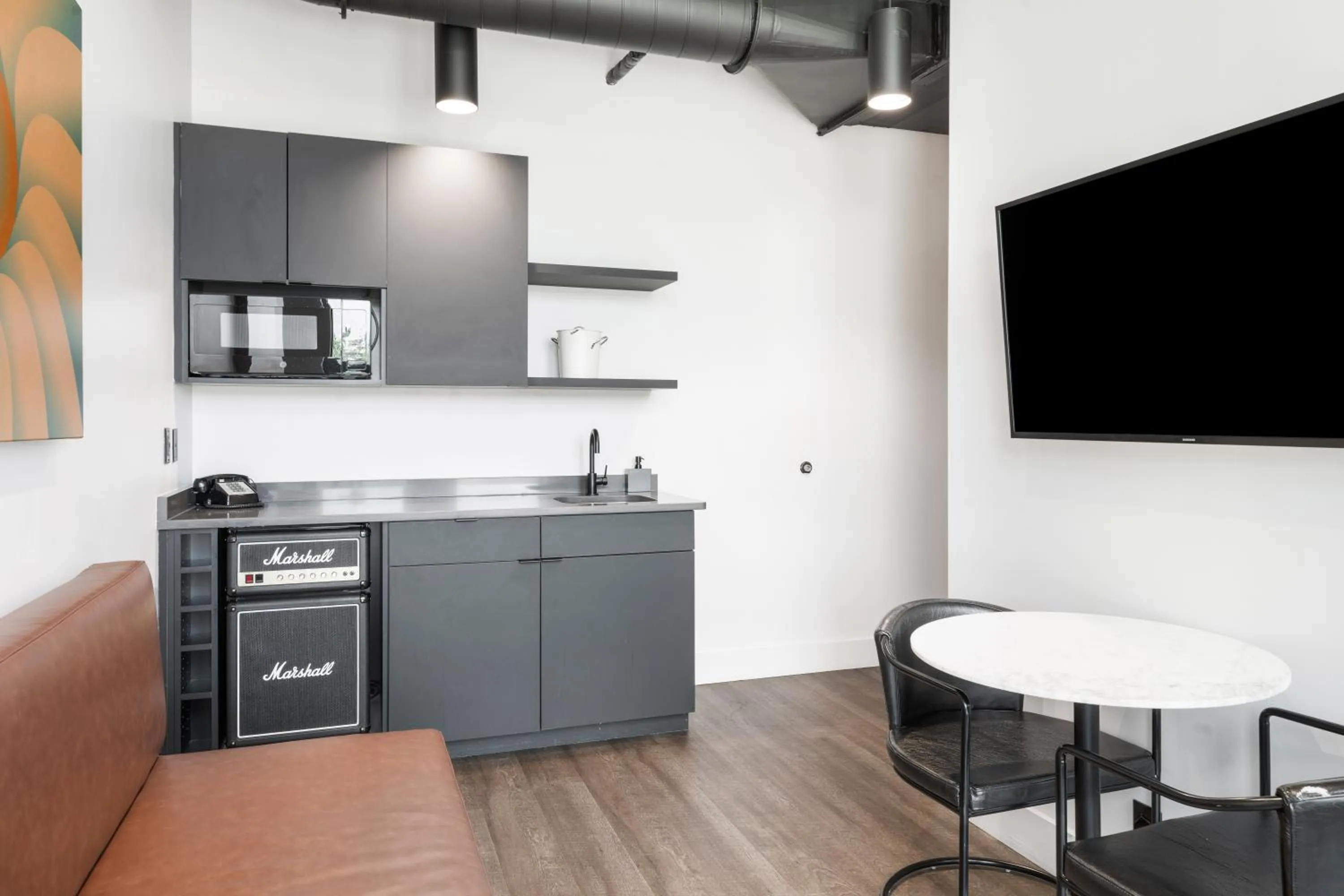 Kitchen or kitchenette in Waymore's Guest House