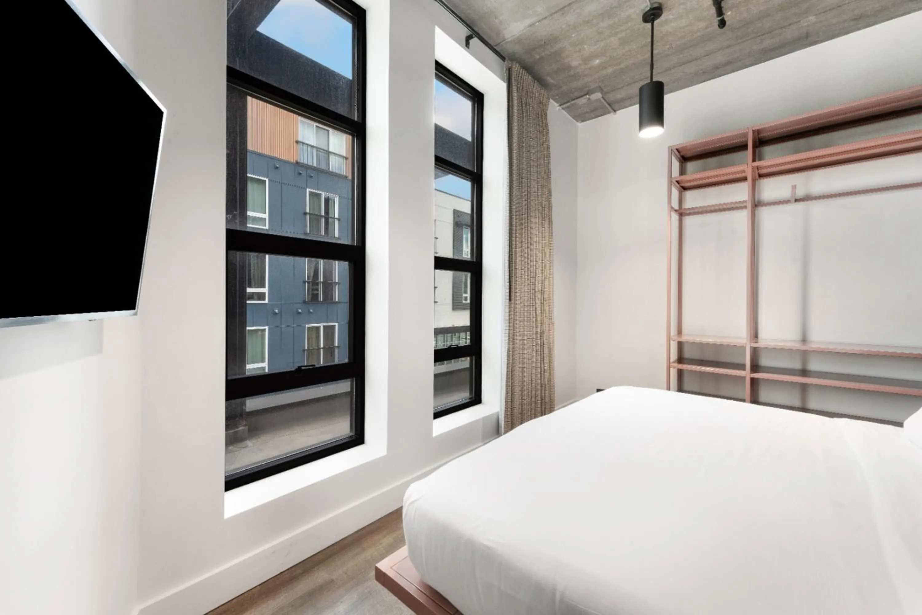 Bedroom, Bed in Waymore's Guest House