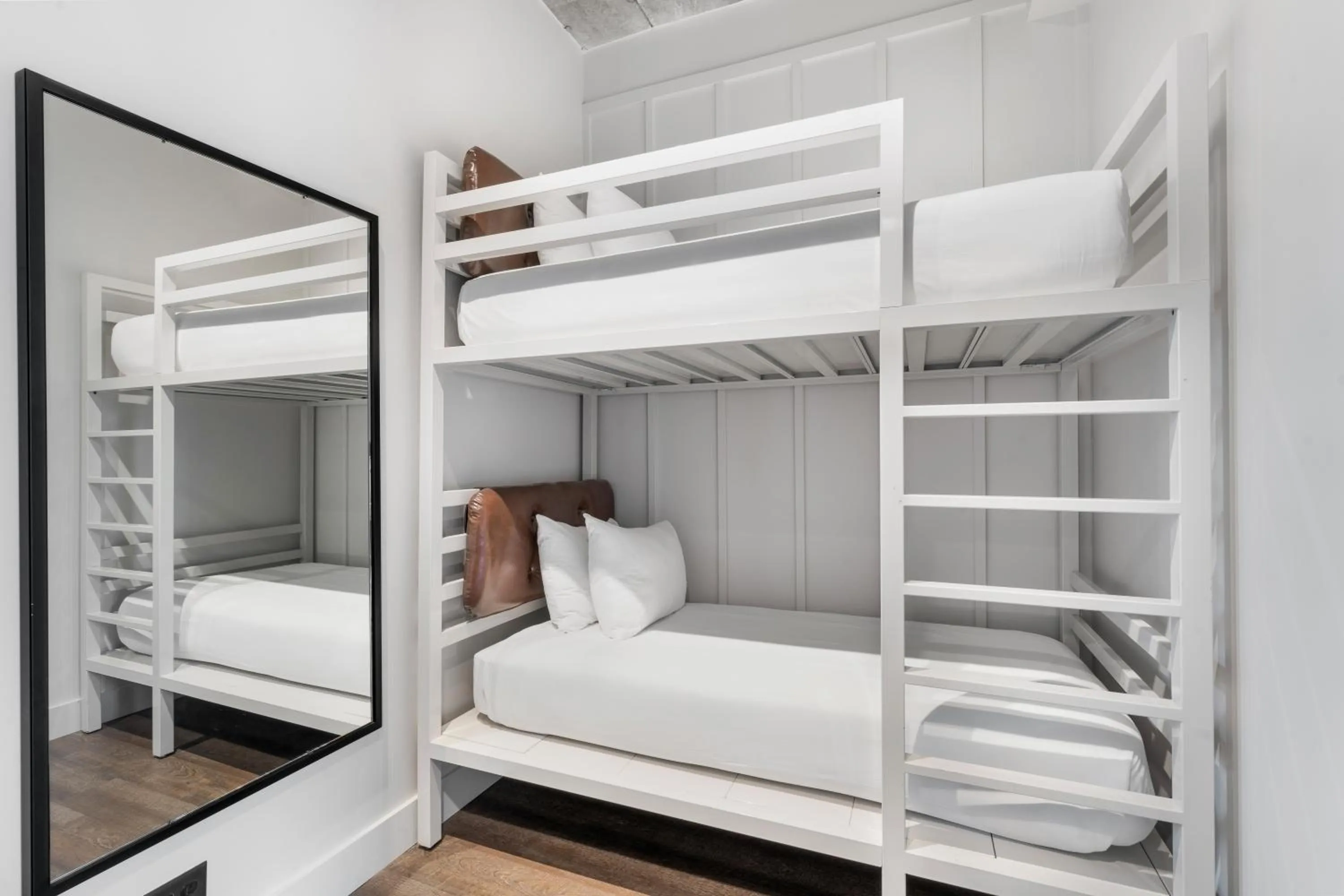 Bedroom, Bed in Waymore's Guest House