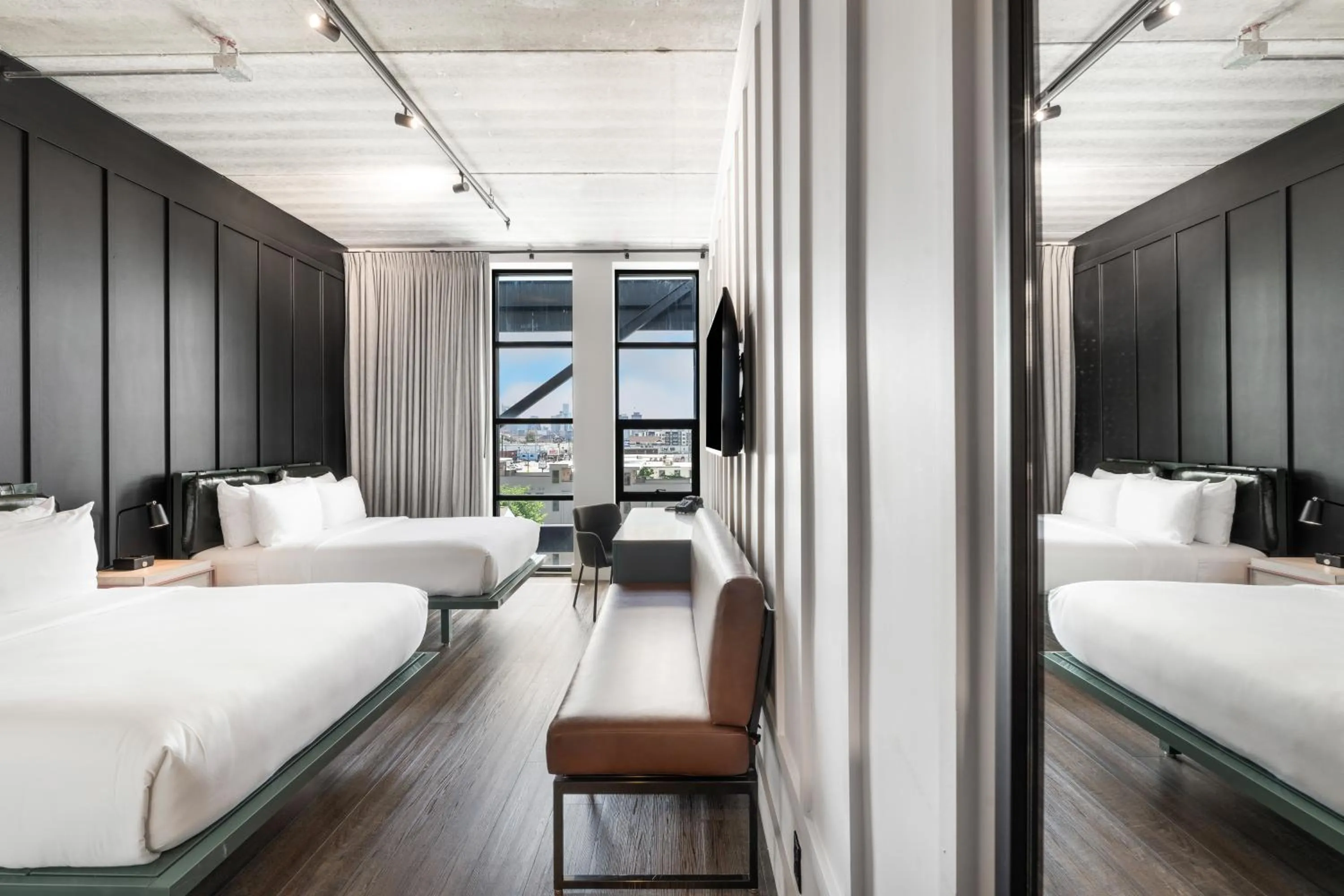 Bedroom, Bed in Waymore's Guest House