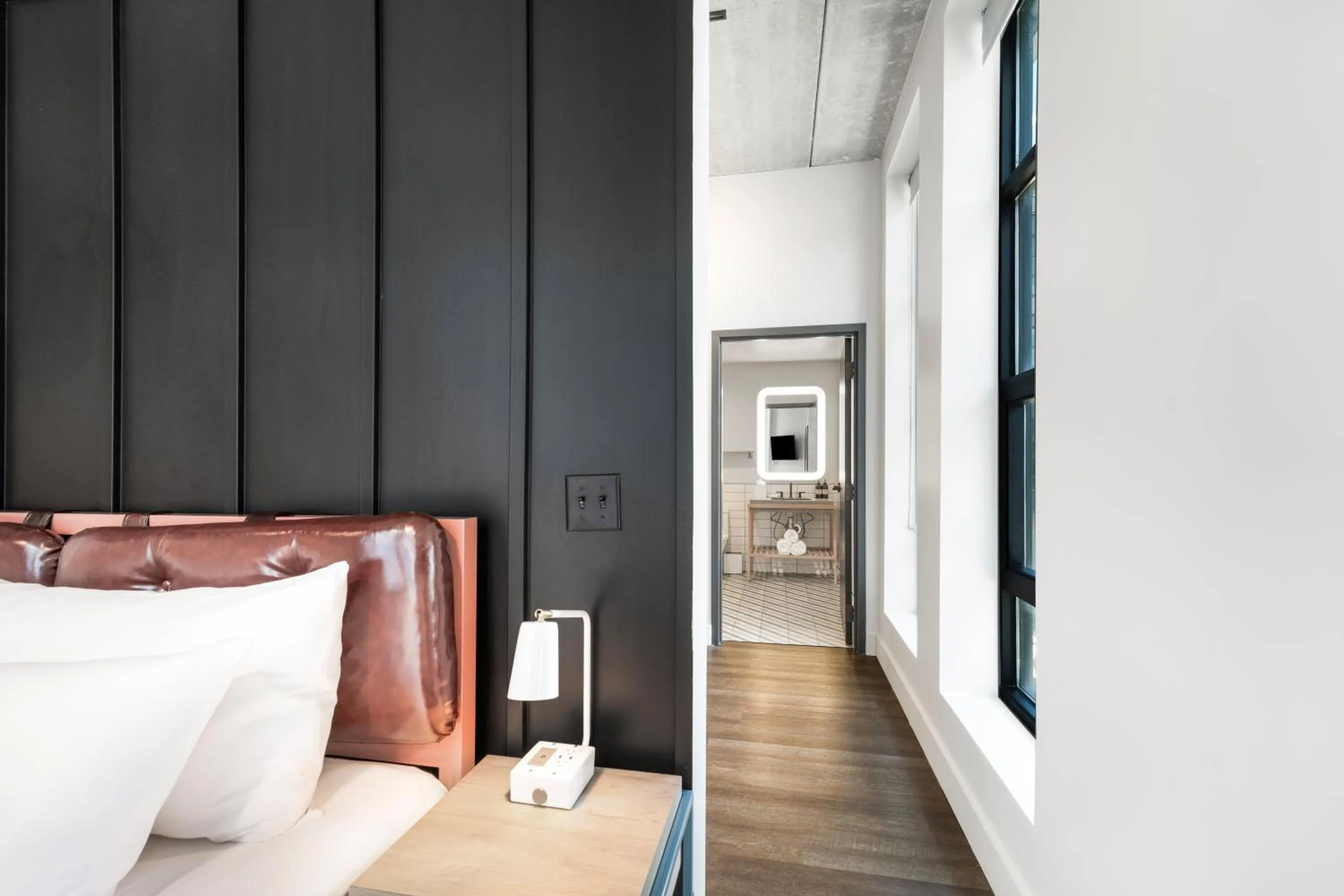 Bedroom, Bed in Waymore's Guest House