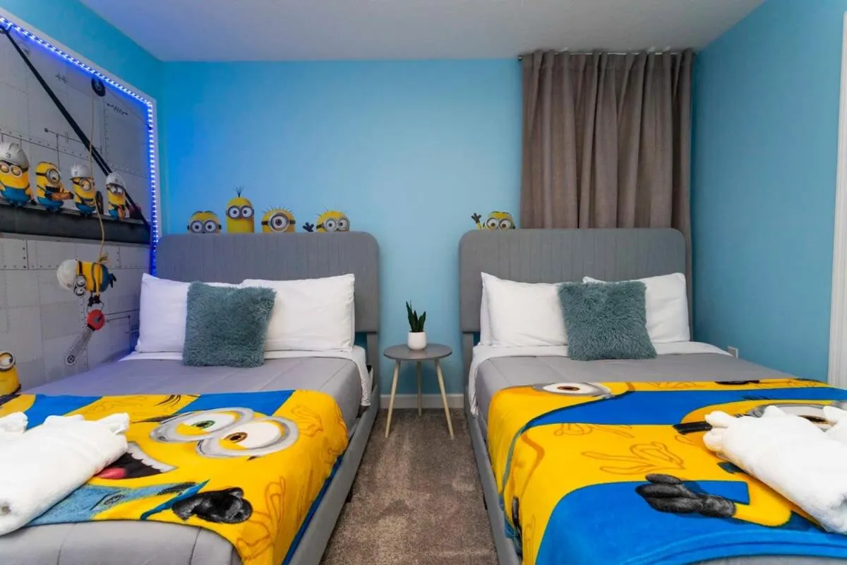 Bed in Joyful 8Bd Single Family w Pool @Champions Gate 9262