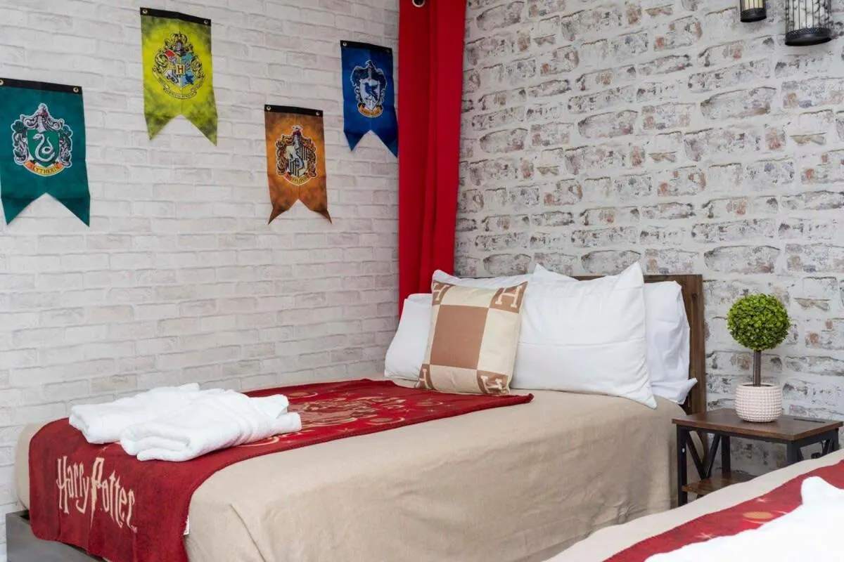 Bed in Joyful 8Bd Single Family w Pool @Champions Gate 9262