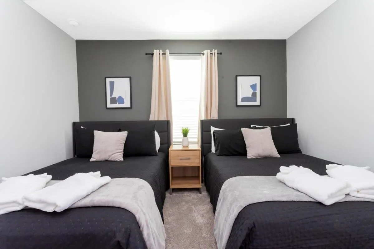 Bed in Joyful 8Bd Single Family w Pool @Champions Gate 9262