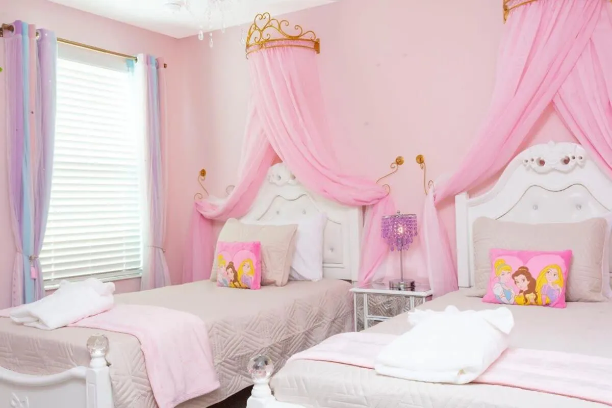 Bed in Joyful 8Bd Single Family w Pool @Champions Gate 9262