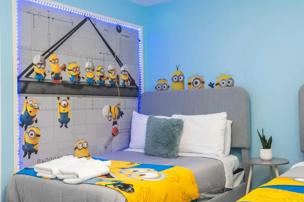 Bed in Joyful 8Bd Single Family w Pool @Champions Gate 9262