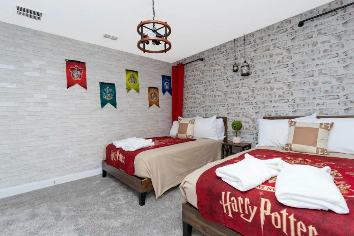 Bed in Joyful 8Bd Single Family w Pool @Champions Gate 9262