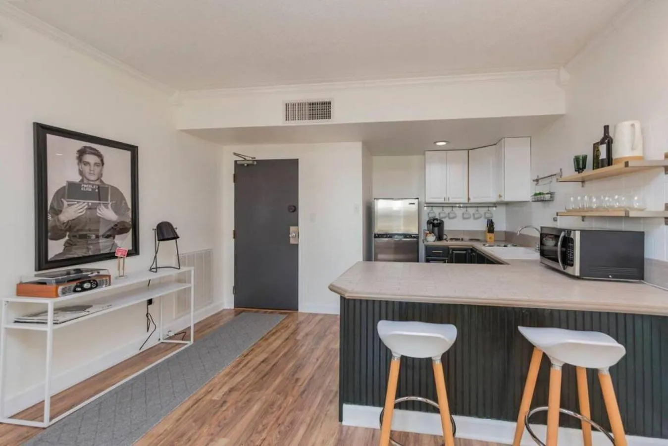 Kitchen or kitchenette in Music Row Retreat with Pool and Free Parking, Walk to Bars!