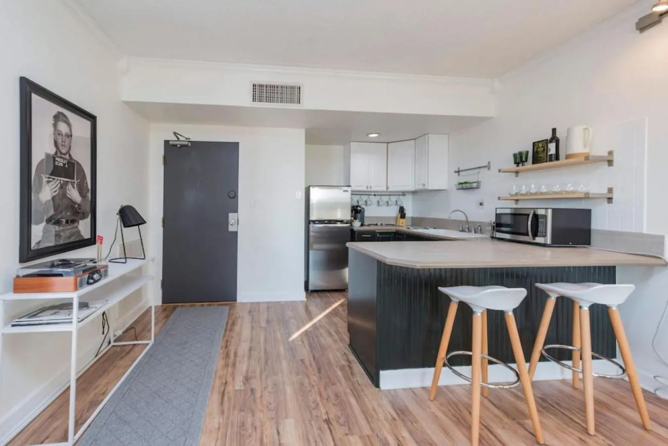 Kitchen or kitchenette in Music Row Retreat with Pool and Free Parking, Walk to Bars!