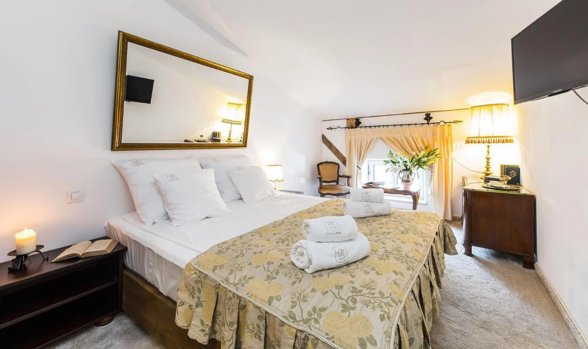 Bed in VILLA RED by COLUMBUS Ustka