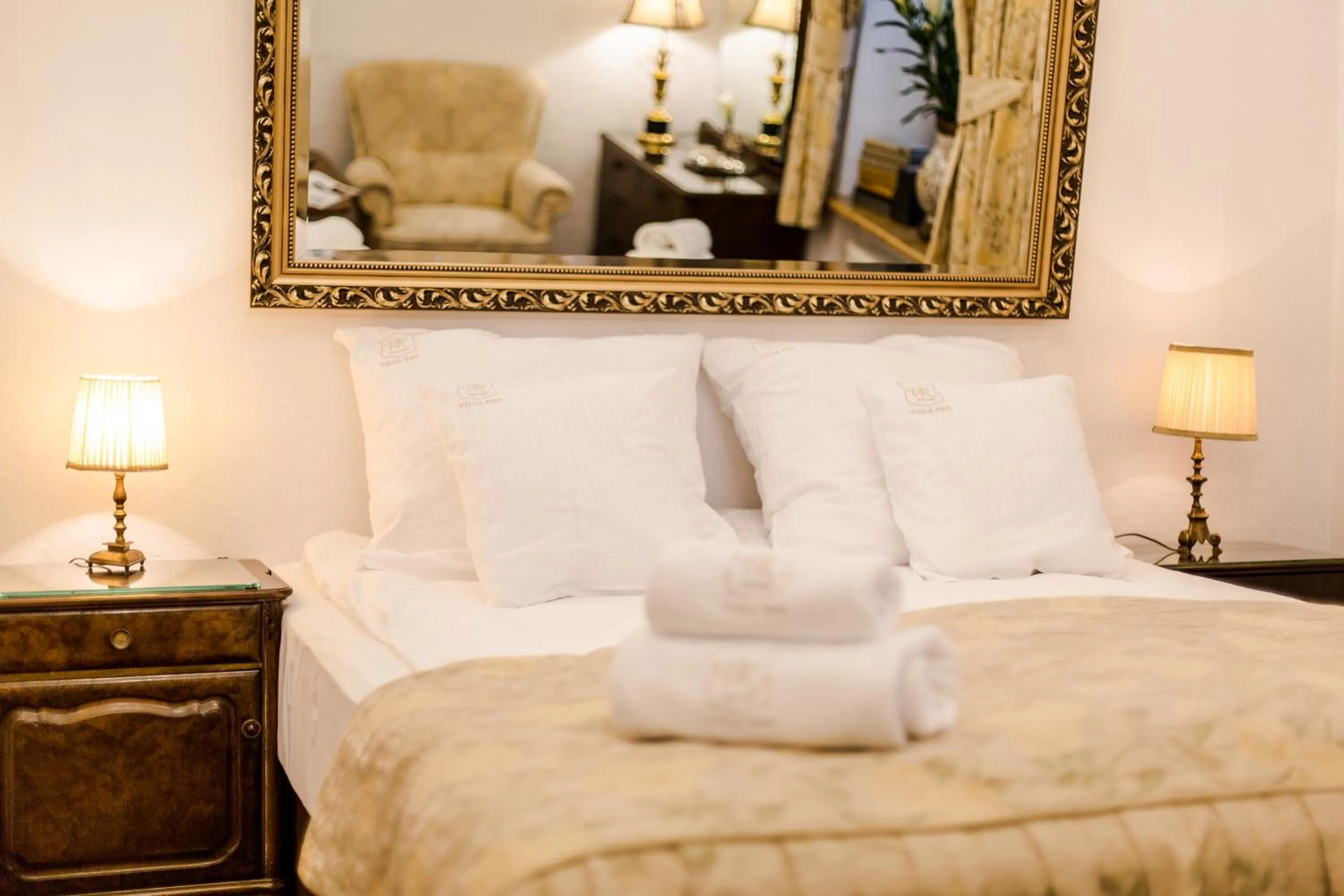 Bed in VILLA RED by COLUMBUS Ustka