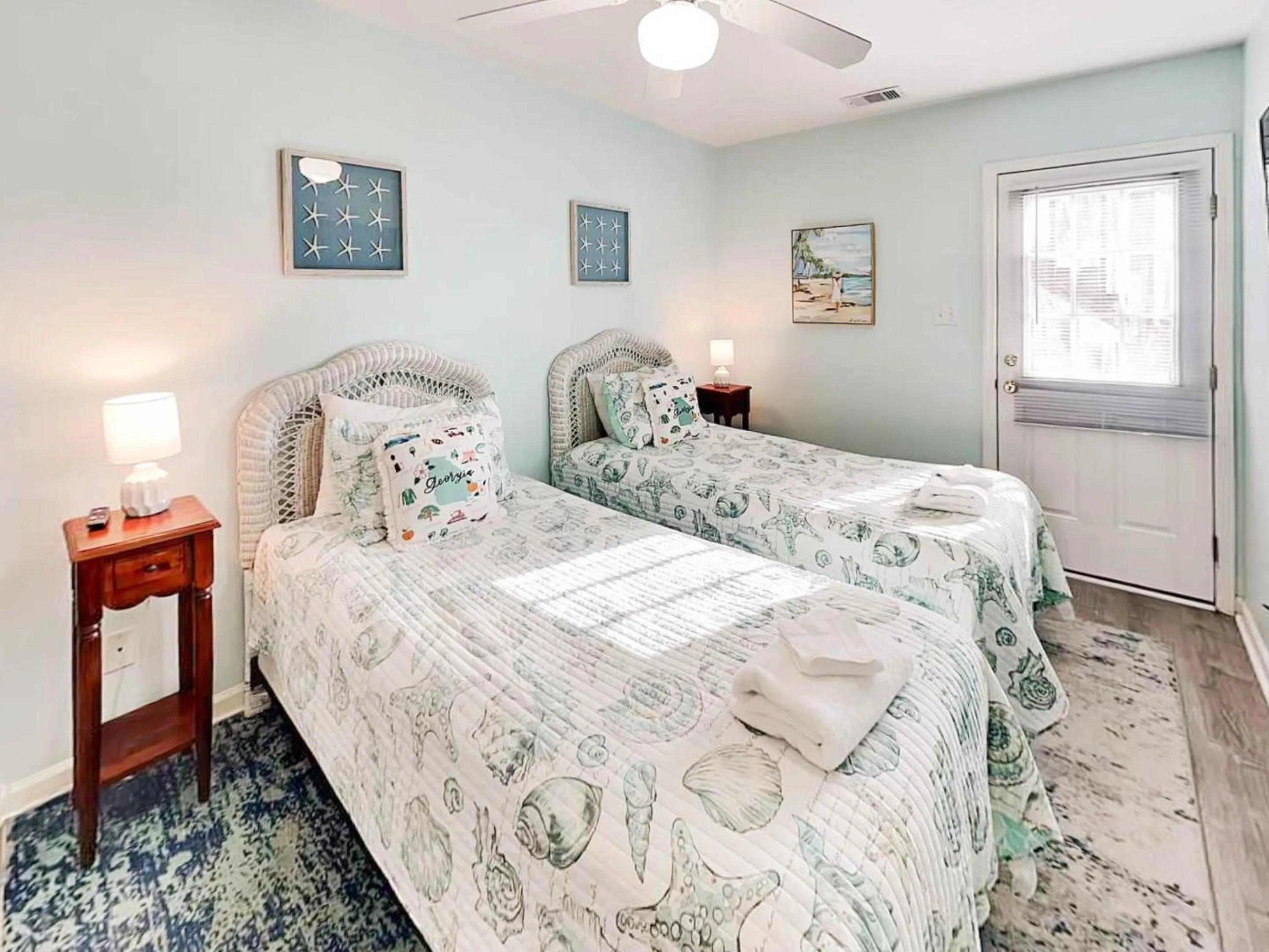 Bed in South Beach Ocean 4