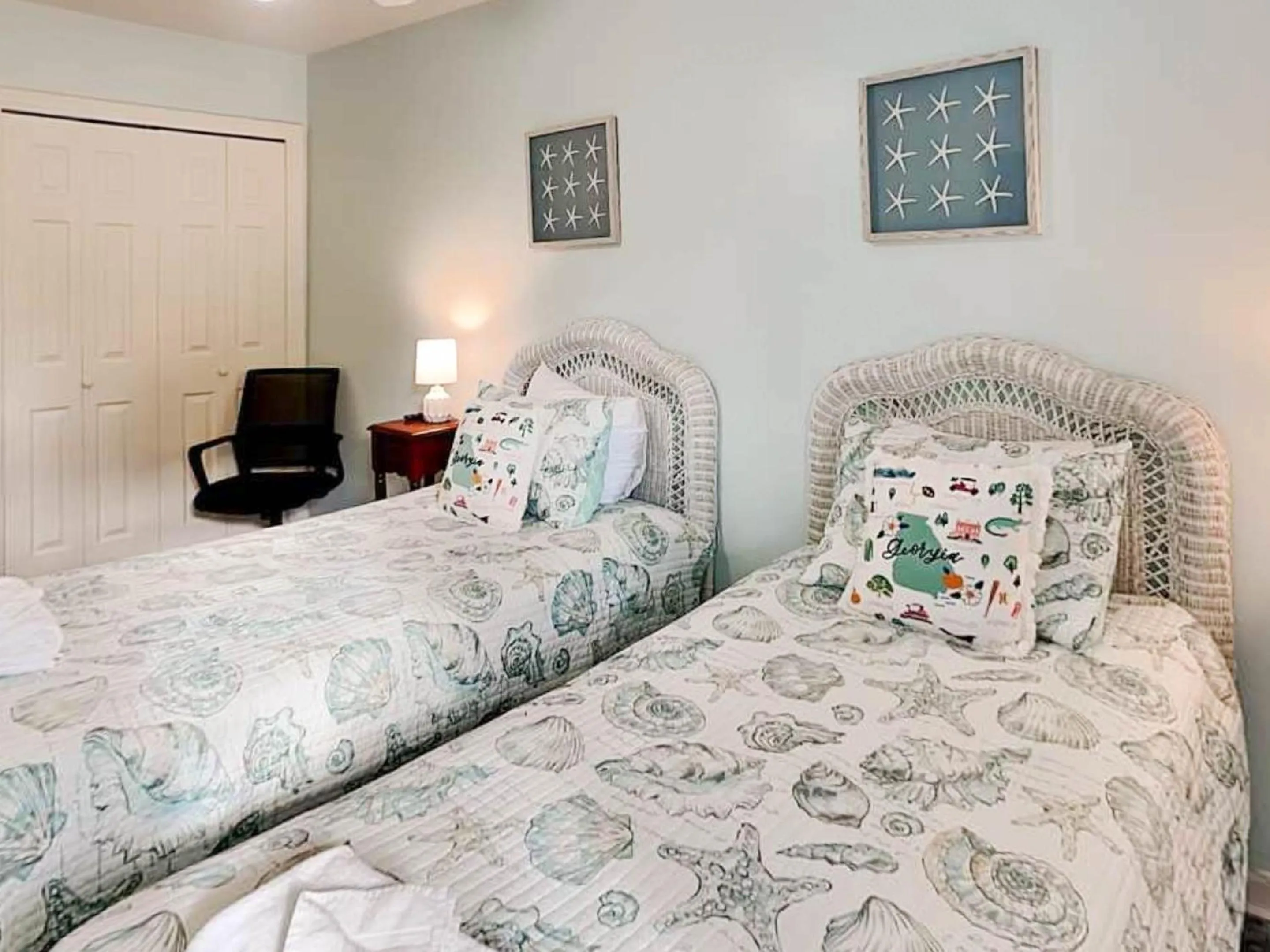 Bed in South Beach Ocean 4