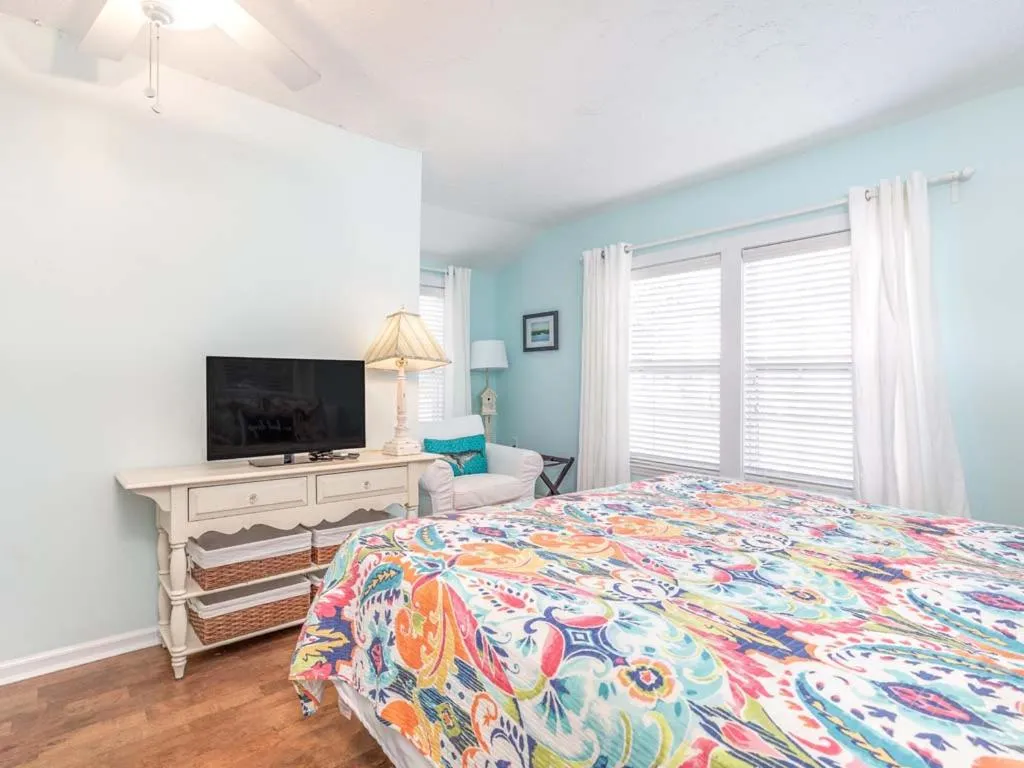 Bed in Blue Crab Cottage