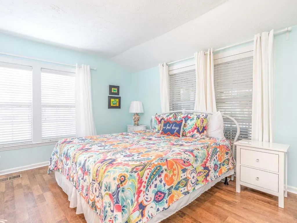 Bed in Blue Crab Cottage